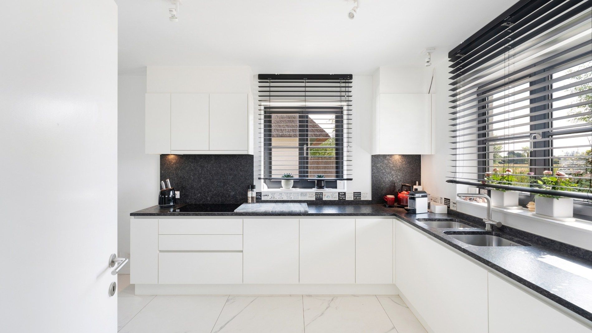 Recente hoekwoning met vijf kamers te Knokke foto 11