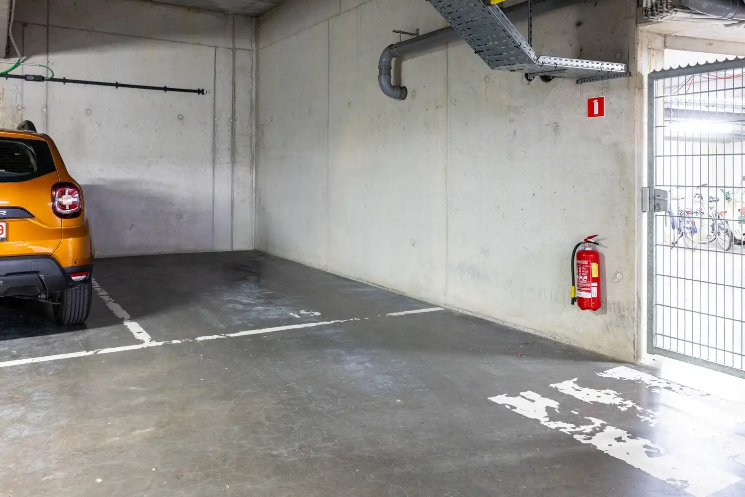 Ruim 2SLK-appartement (95 m²) met terras en zicht op Park Spoor Noord + parking foto 16