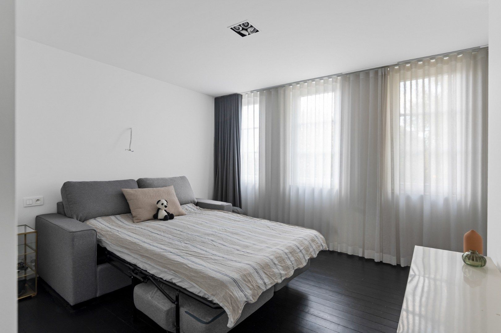 Volledig gerenoveerde woning van 197 m² met 2 à 3 slaapkamers te Wilrijk! foto 17