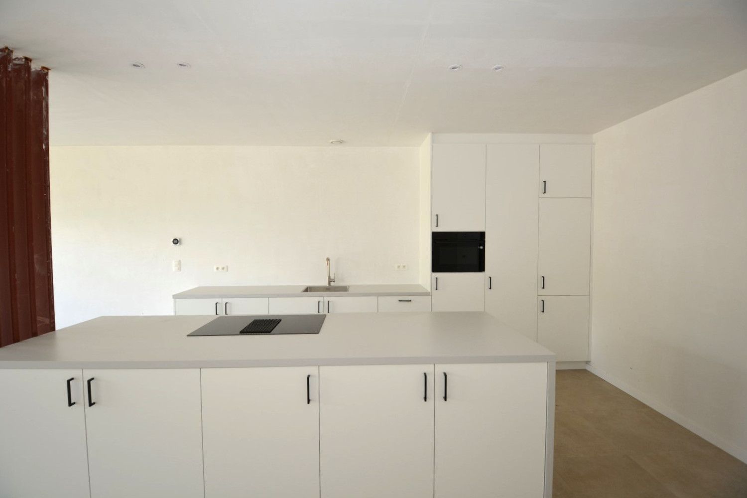 NIEUWBOUWWONING MET 3 SLK, TUIN EN PARKEERPLAATS! foto 4