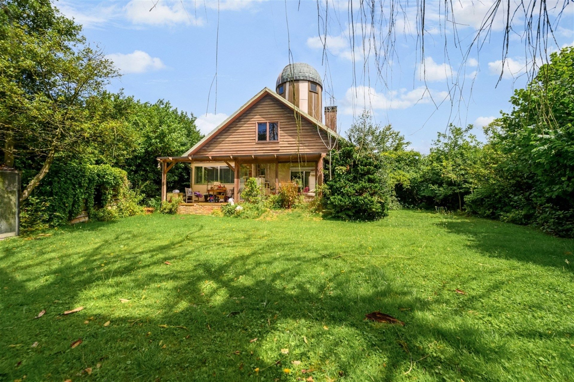 Te renoveren woning met veel potentieel op perceel van 1443m² foto 2