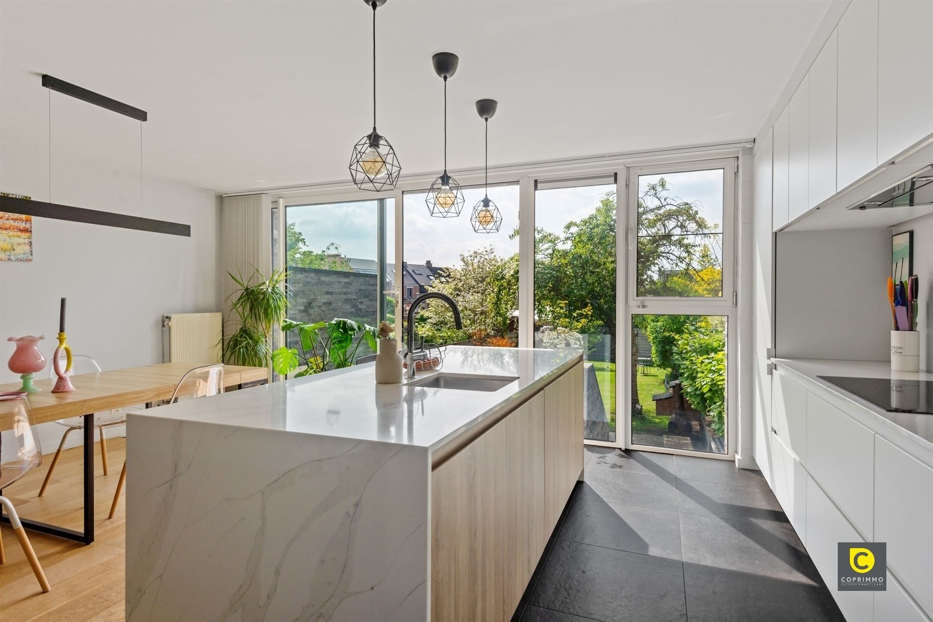 Woning:4slk,2 badk en ZWperceel foto 5