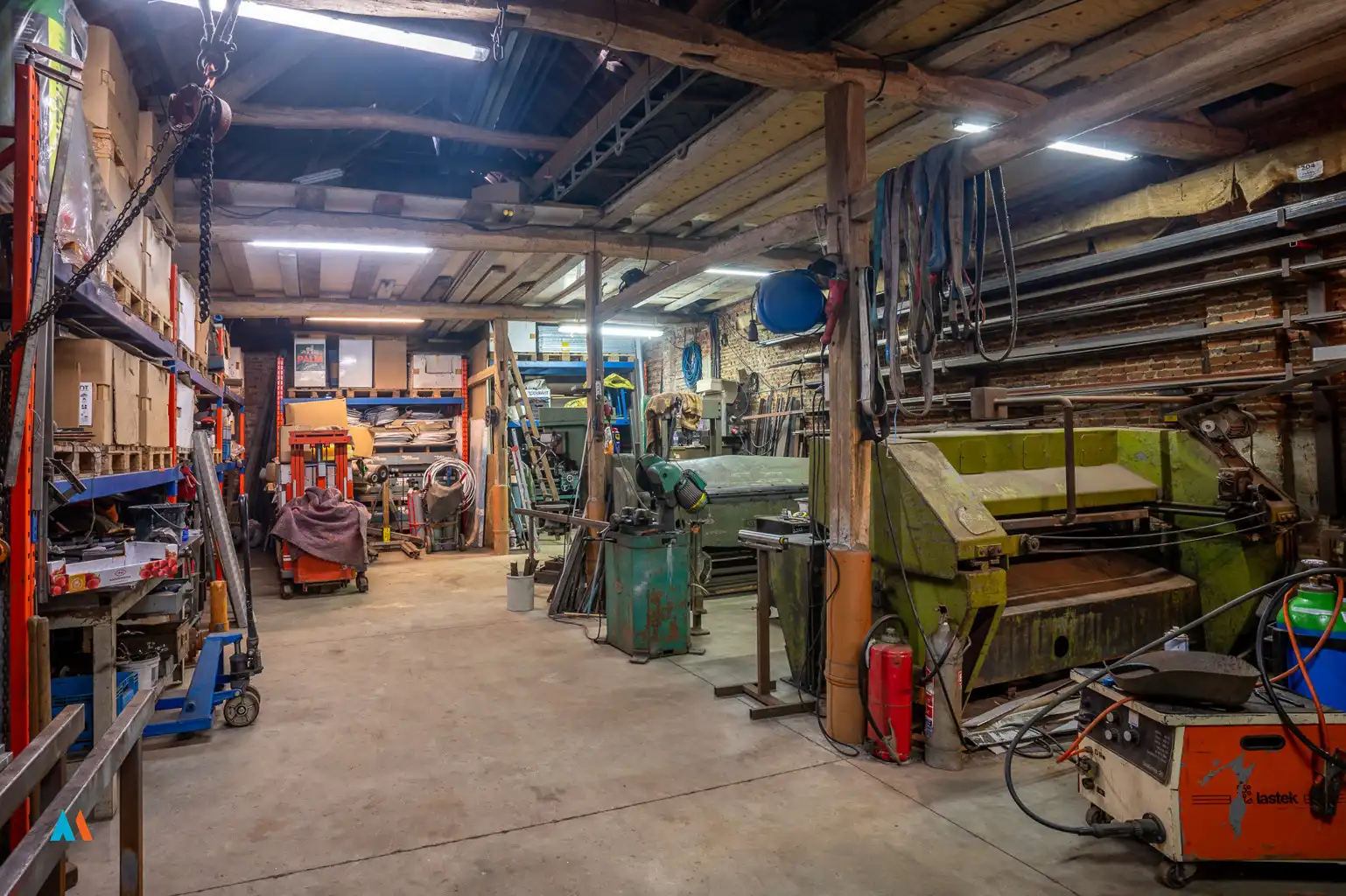 Boerderij met stallen op 1 ha foto 19