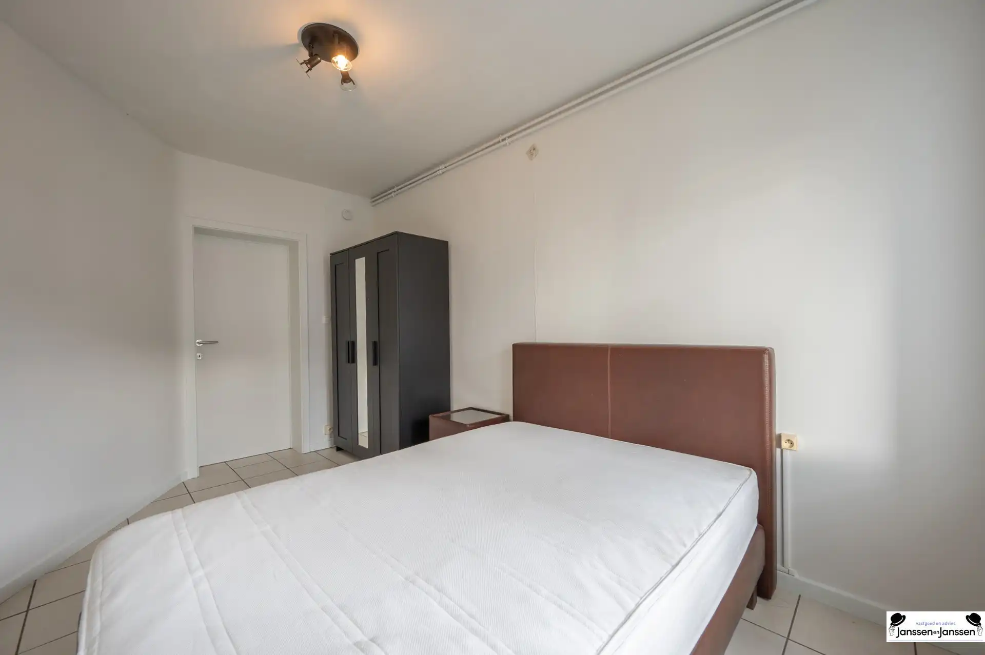 Ruim Instapklaar Appartement op de Zeedijk foto 18