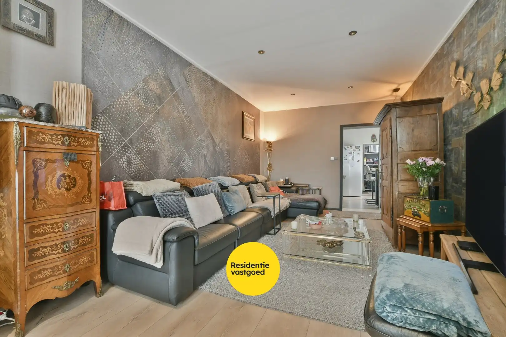 Karaktervol opbrengsteigendom met 4 appartementen nabij Grote Markt en strand in Blankenberge foto 2