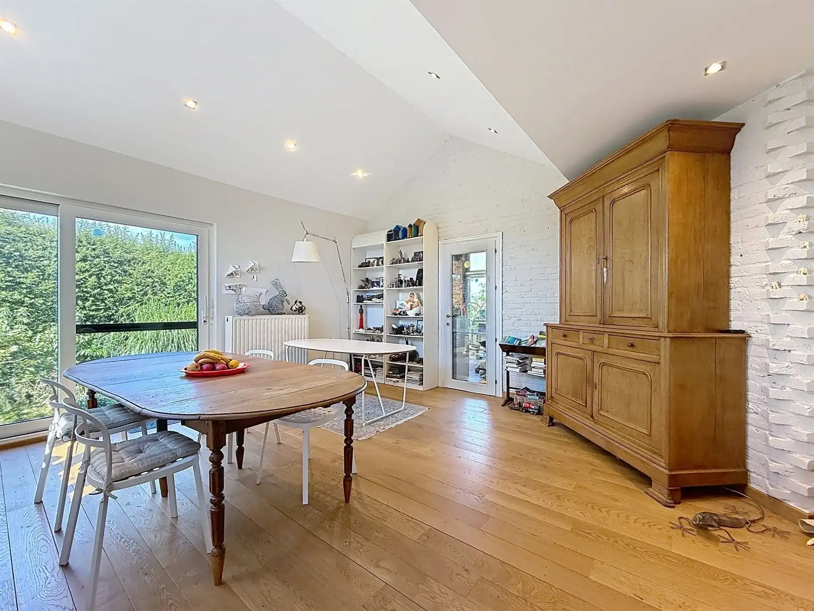 Ruime landelijke woning met 5 slpks, 19a 76ca foto 14