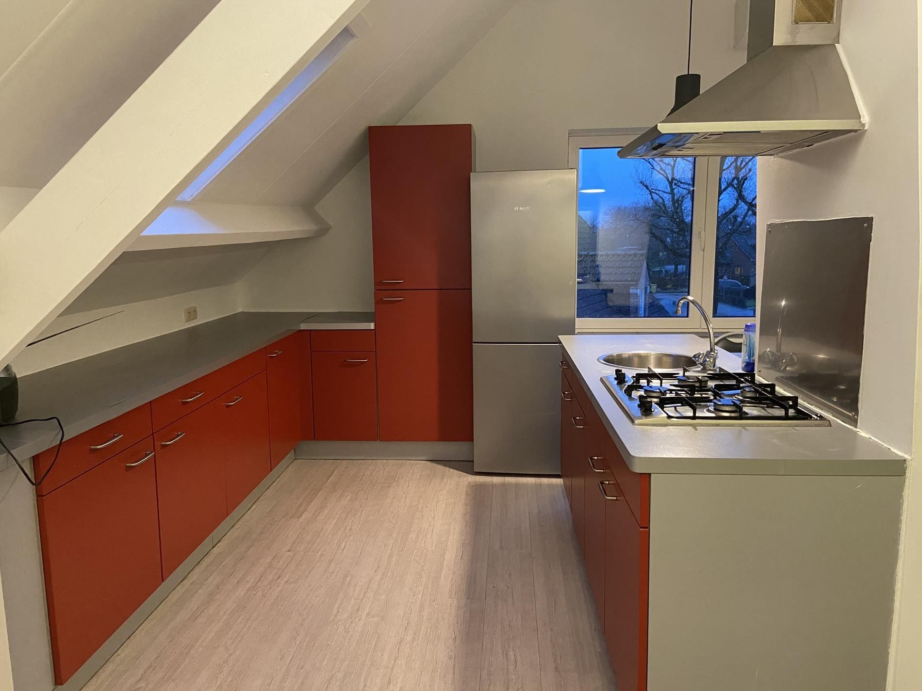Instapklare studio met autostaanplaats in OLV Olen ! foto 4