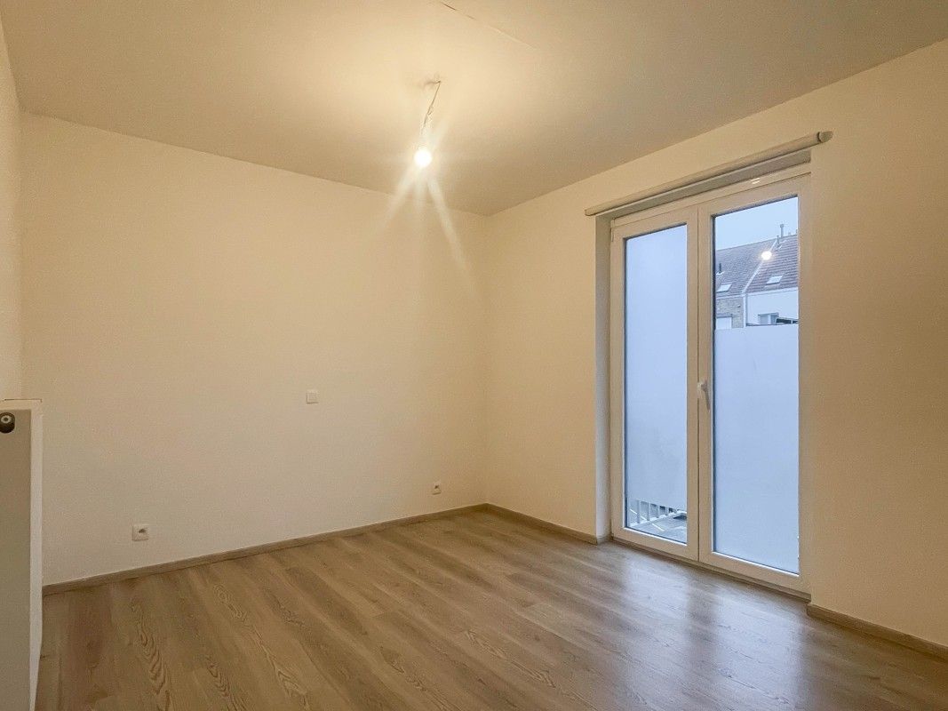 Gezellig 1 slaapkamer appartement met parkeerplaats te Nieuwpoort stad foto 5