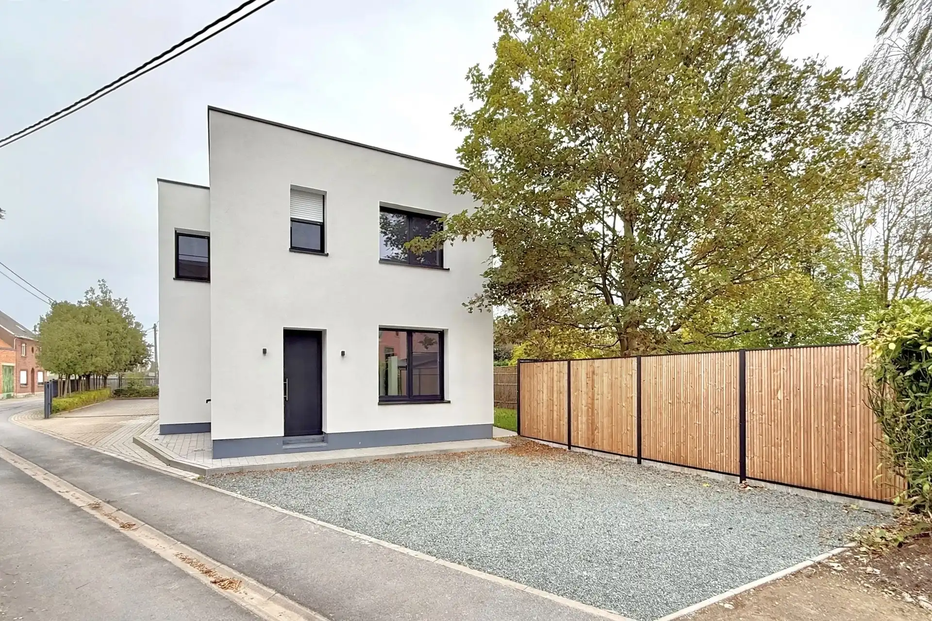 Pas gerenoveerde woning 3 slpk foto {{pictureIndex}}