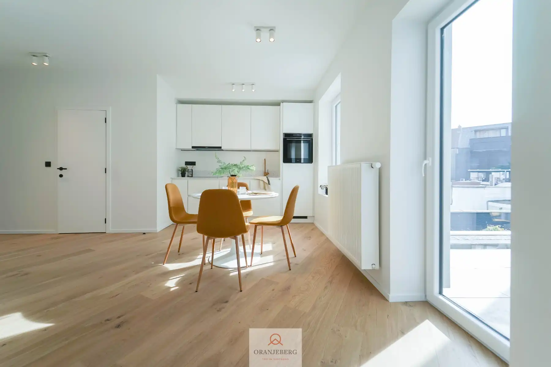 Gerenoveerd, energiezuinig 2 slpk appartement met terras! foto 7