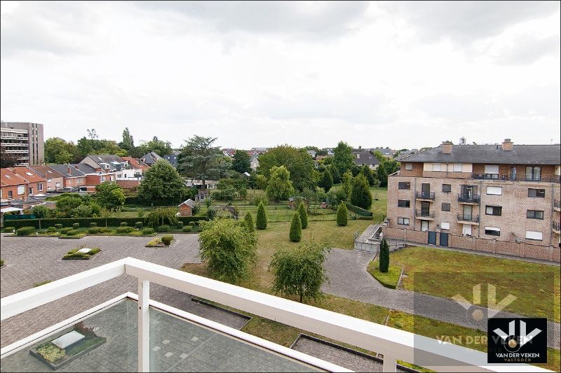 Ruim appartement met groen uitzicht te Hasselt foto 14