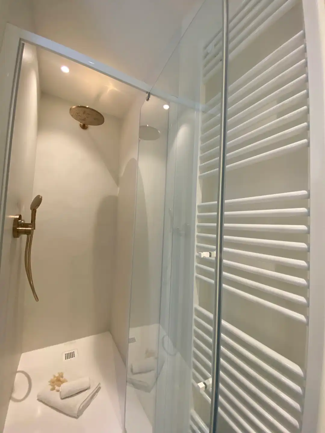 Prachtig gerenoveerd appartement met zicht op zee! foto 13