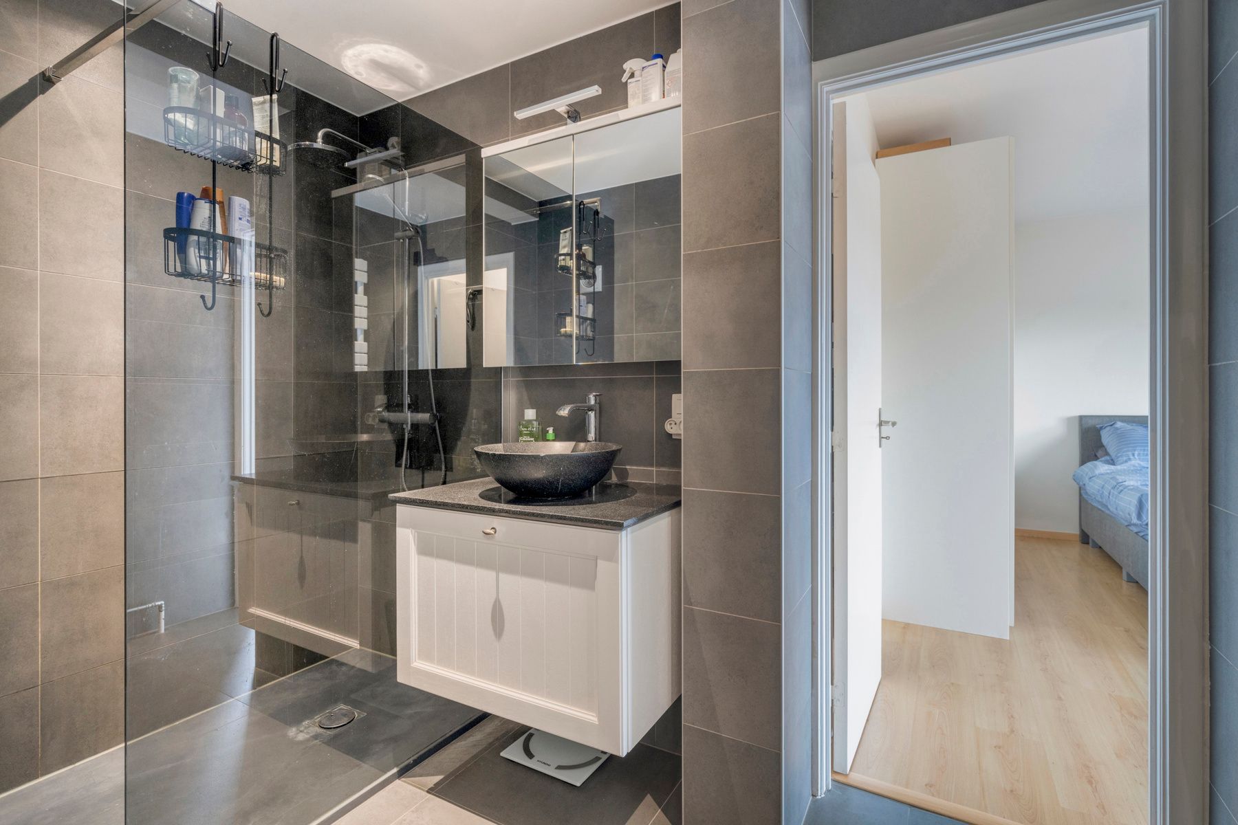 Ruim instapklaar appartement met 3 slaapkamers! foto 11