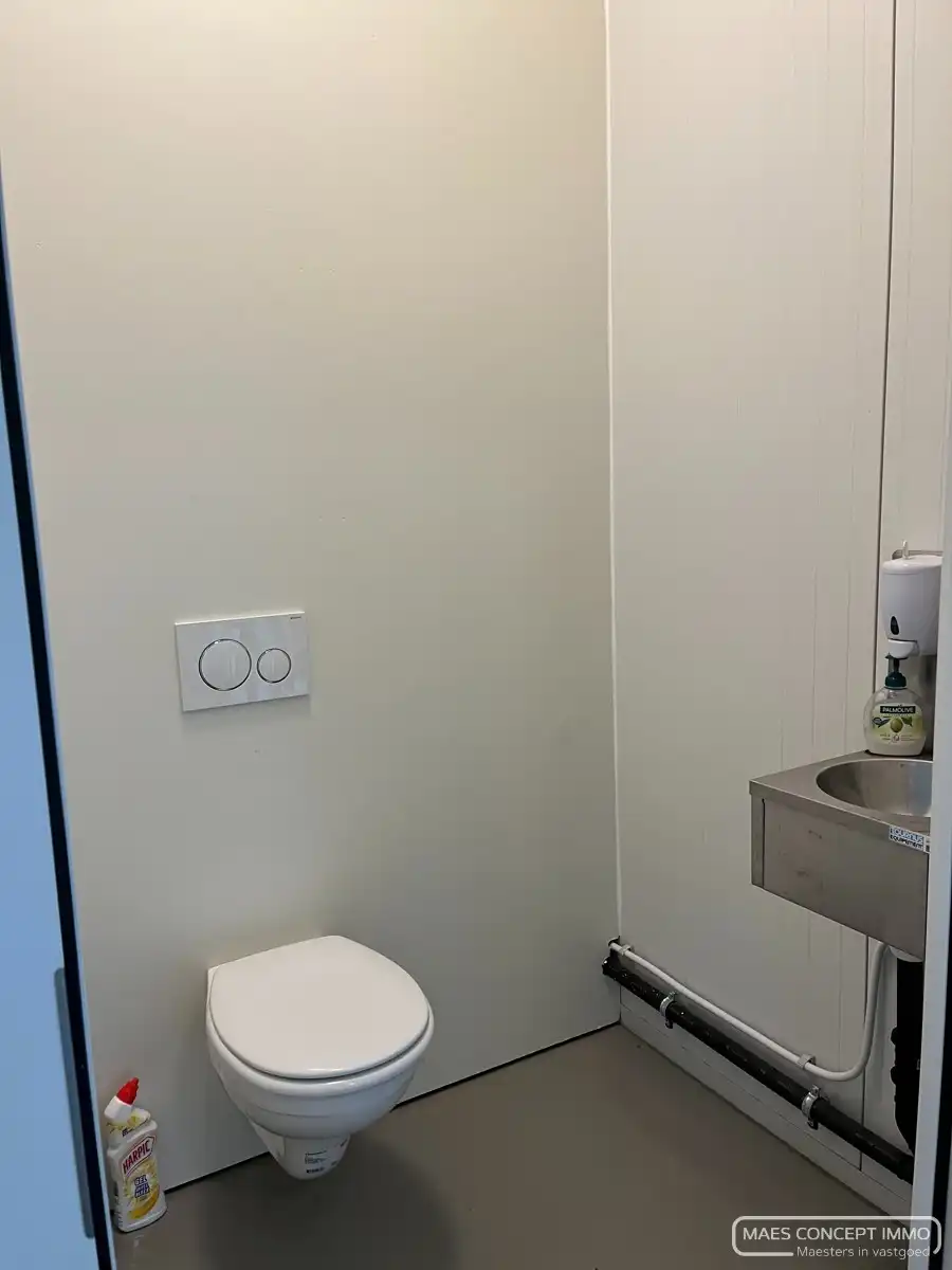 Ingericht magazijn te huur voor bereiding van voedsel in Wielsbeke foto 5