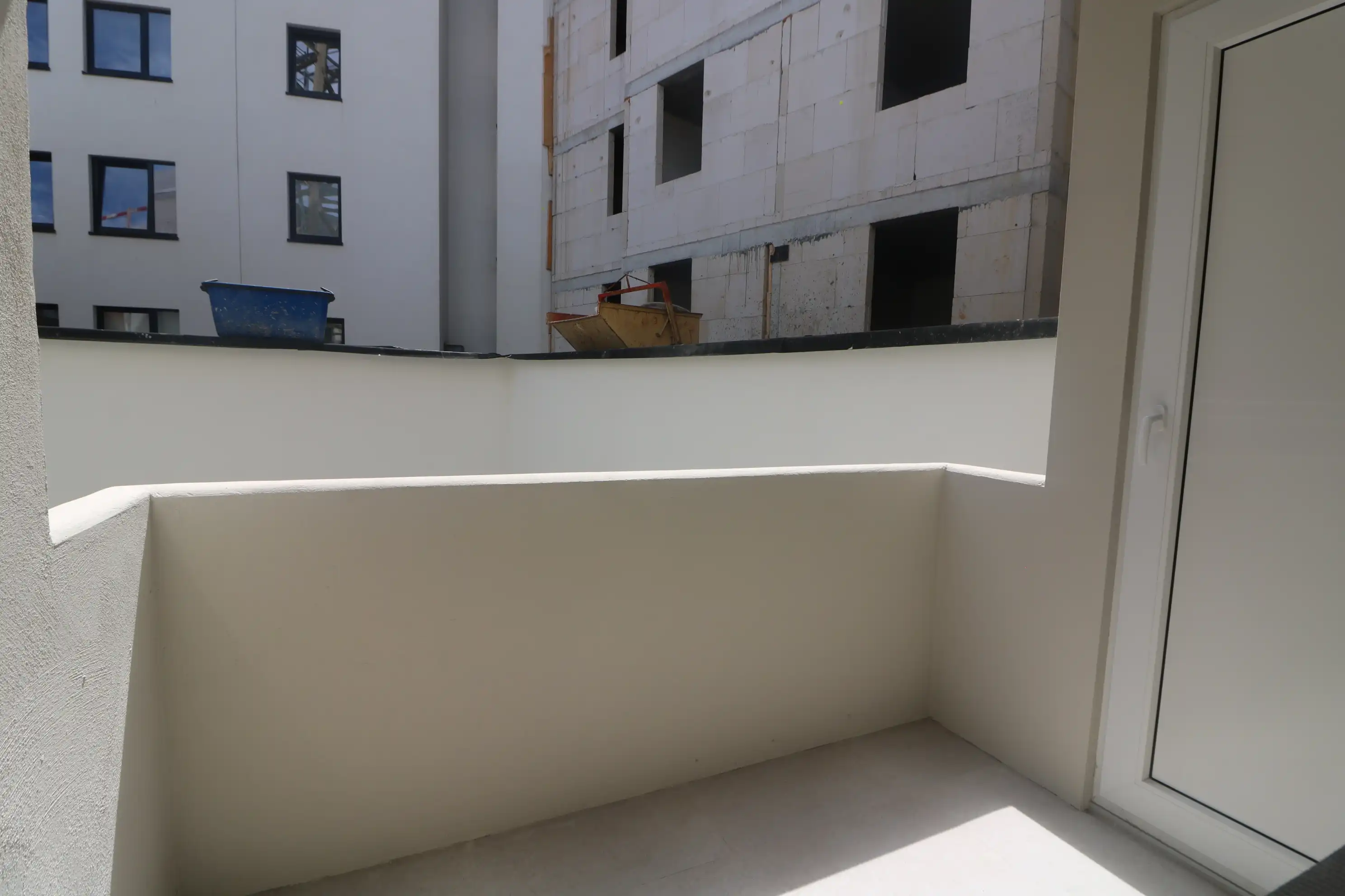 Instapklaar appartement met 2 slaapkamers met terras. foto 7