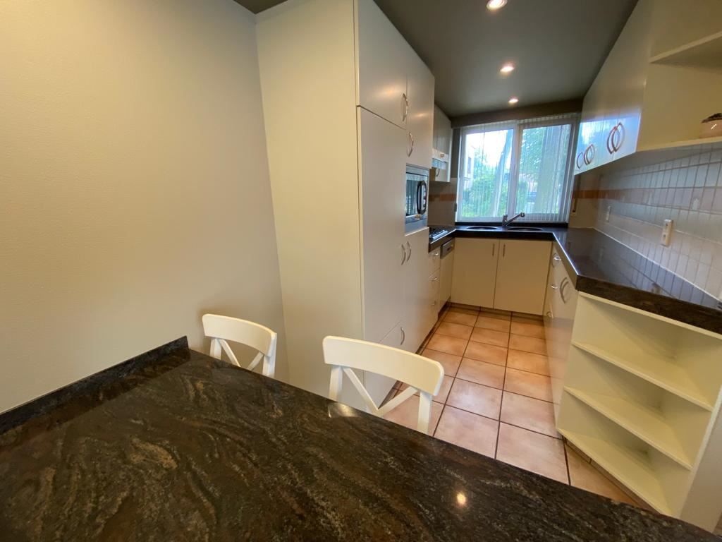 Leuk gelegen 2-slaapkamerappartement foto 7