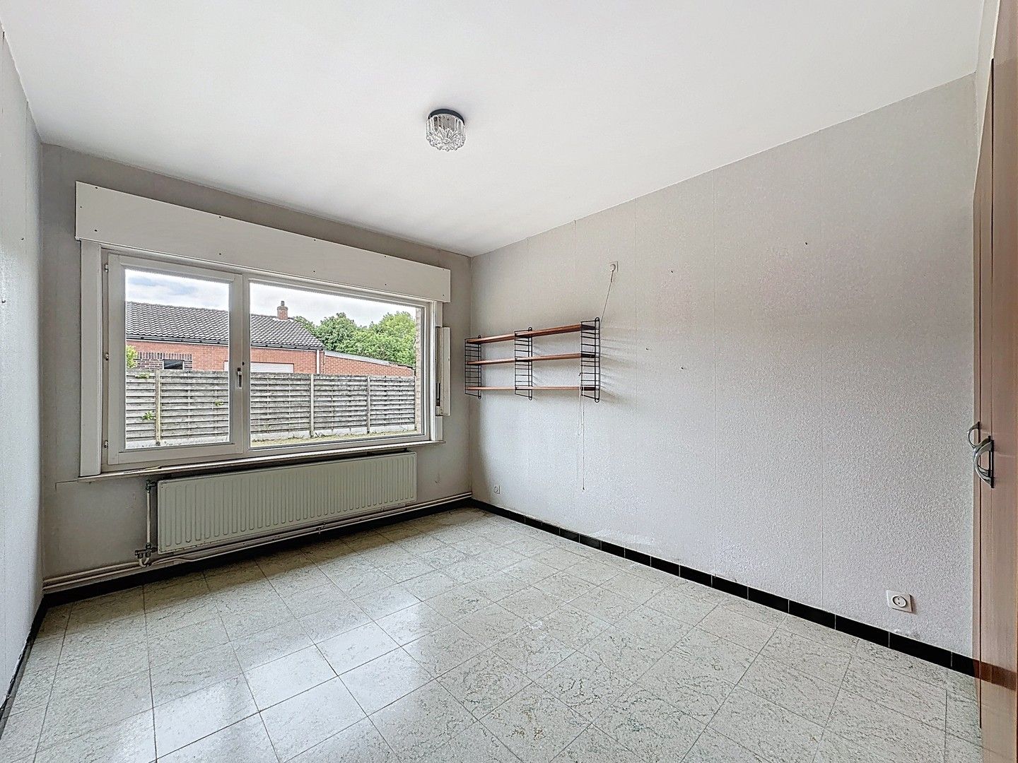 Gelijkvloerse villa met opknapwerk nabij het Hannecartbos. foto 7