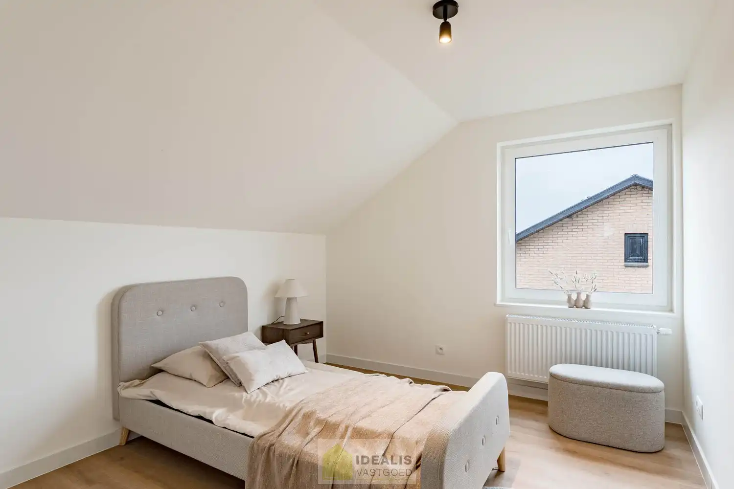 Schitterend volledig vernieuwde woning met een heerlijke open leefruimte, luxe keuken, 3 ruime slaapkamers, een ruime luxueuze badkamer én een apart bureel foto 29