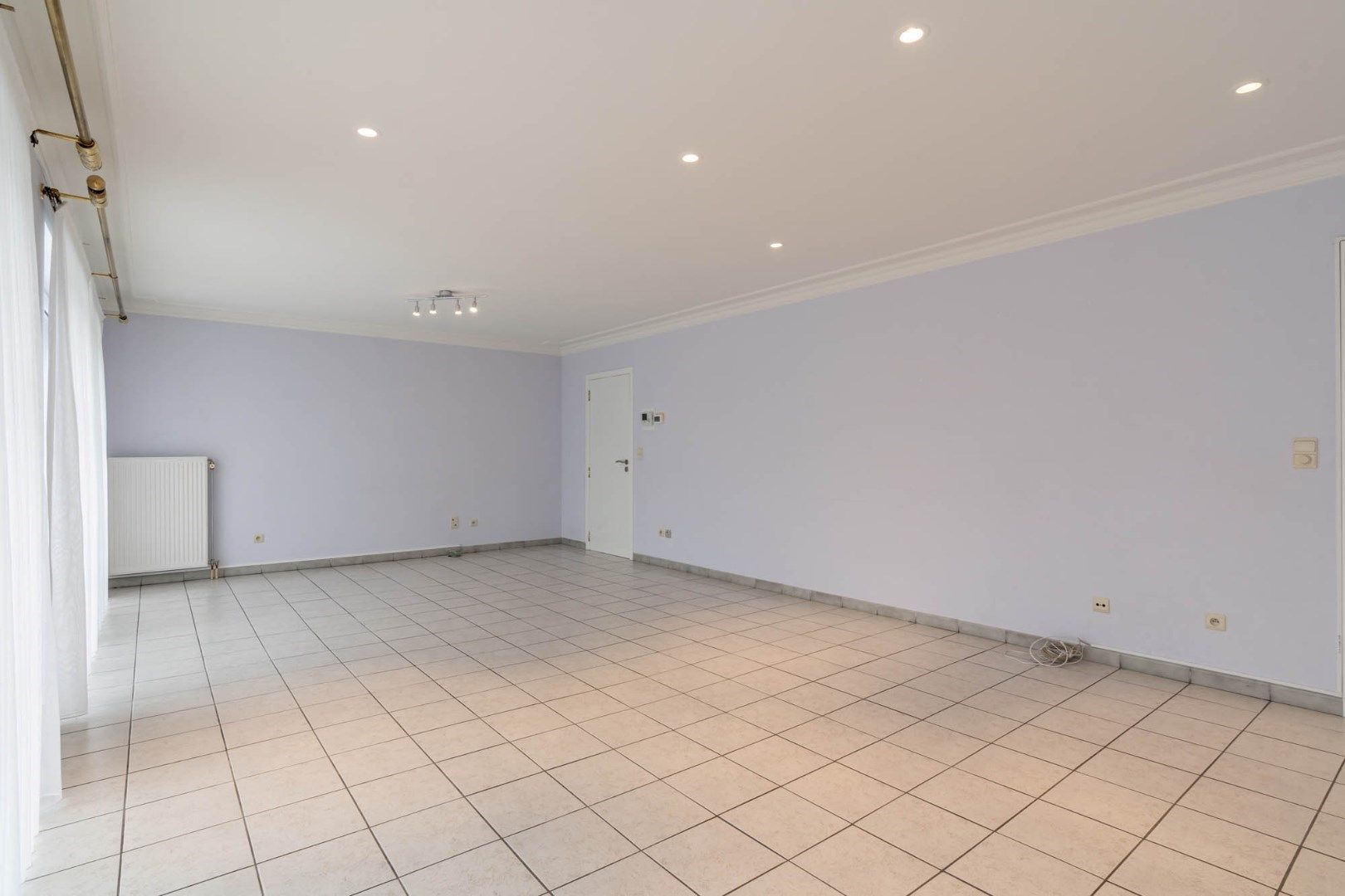 IN OPTIE - Zeer ruim en netjes verzorgd drie-slaapkamer appartement met kelder en garage te Schoonbeek - instapklaar ! foto 12