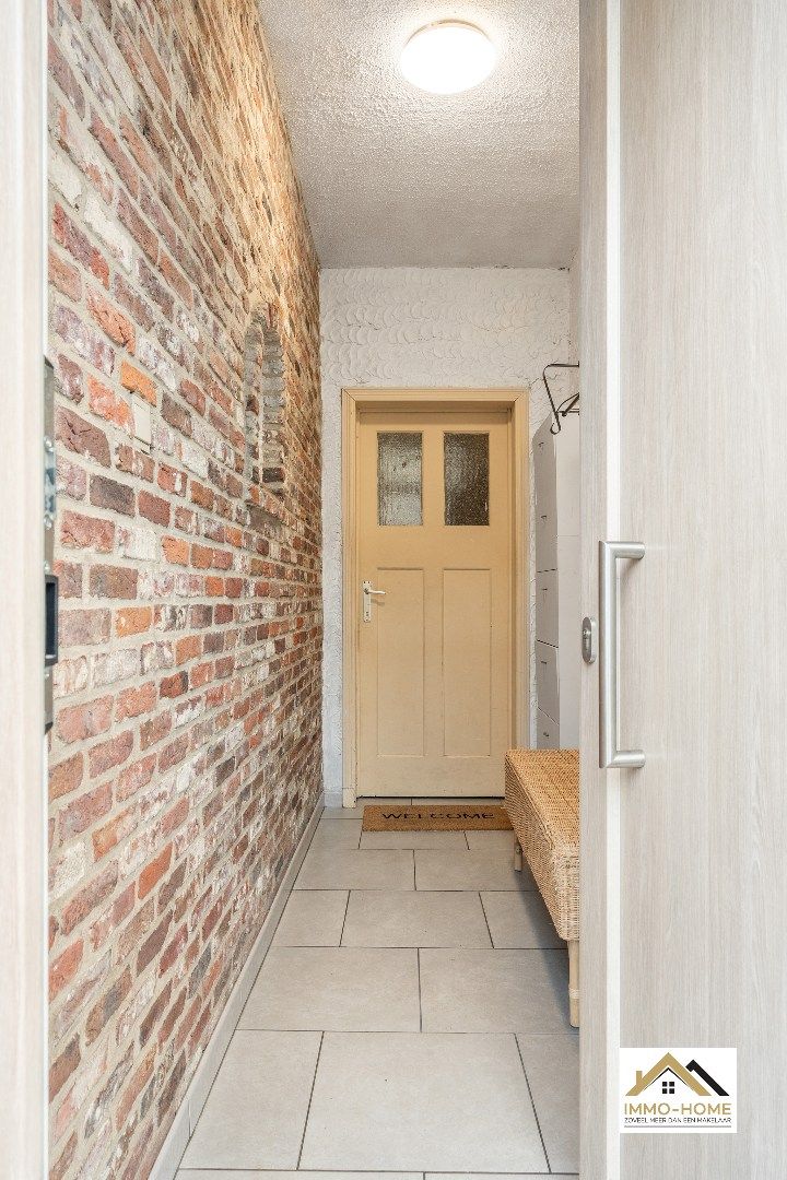 Lichtrijke halfopen bebouwing op toplocatie foto 27