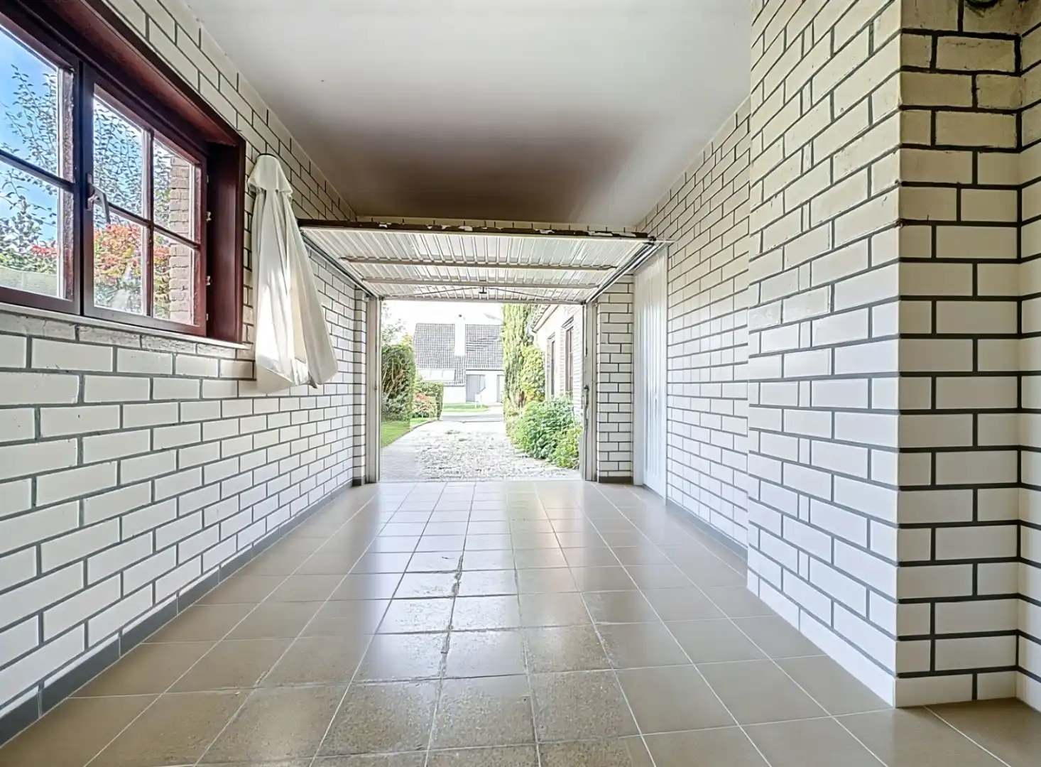 Mooie gelijkvloerse te renoveren villa in rustige, doodlopende straat in Gistel. foto 13