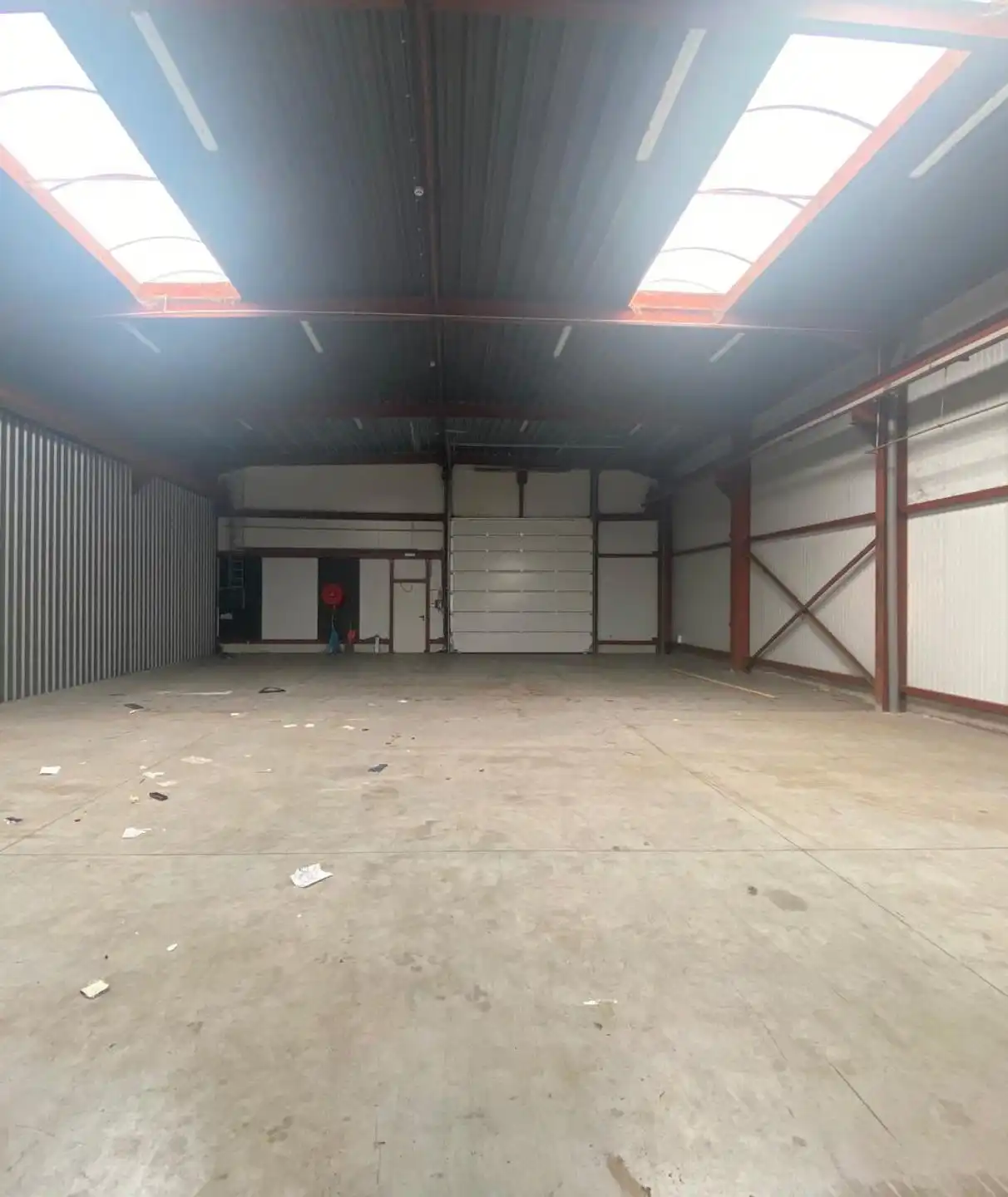 Te huur: ca 330m² magazijnruimte te Verrebroek foto 4