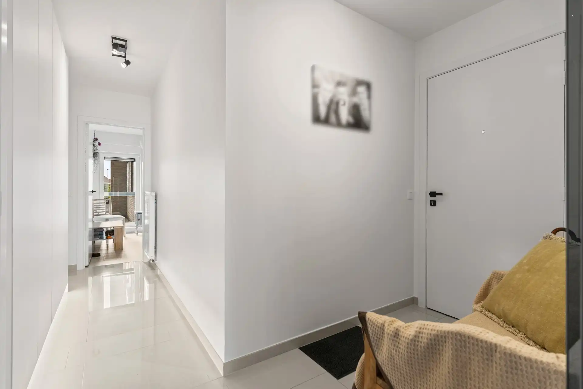 Zeer ruim 3-slaapkamerappartment nabij het strand te Mariakerke foto 10
