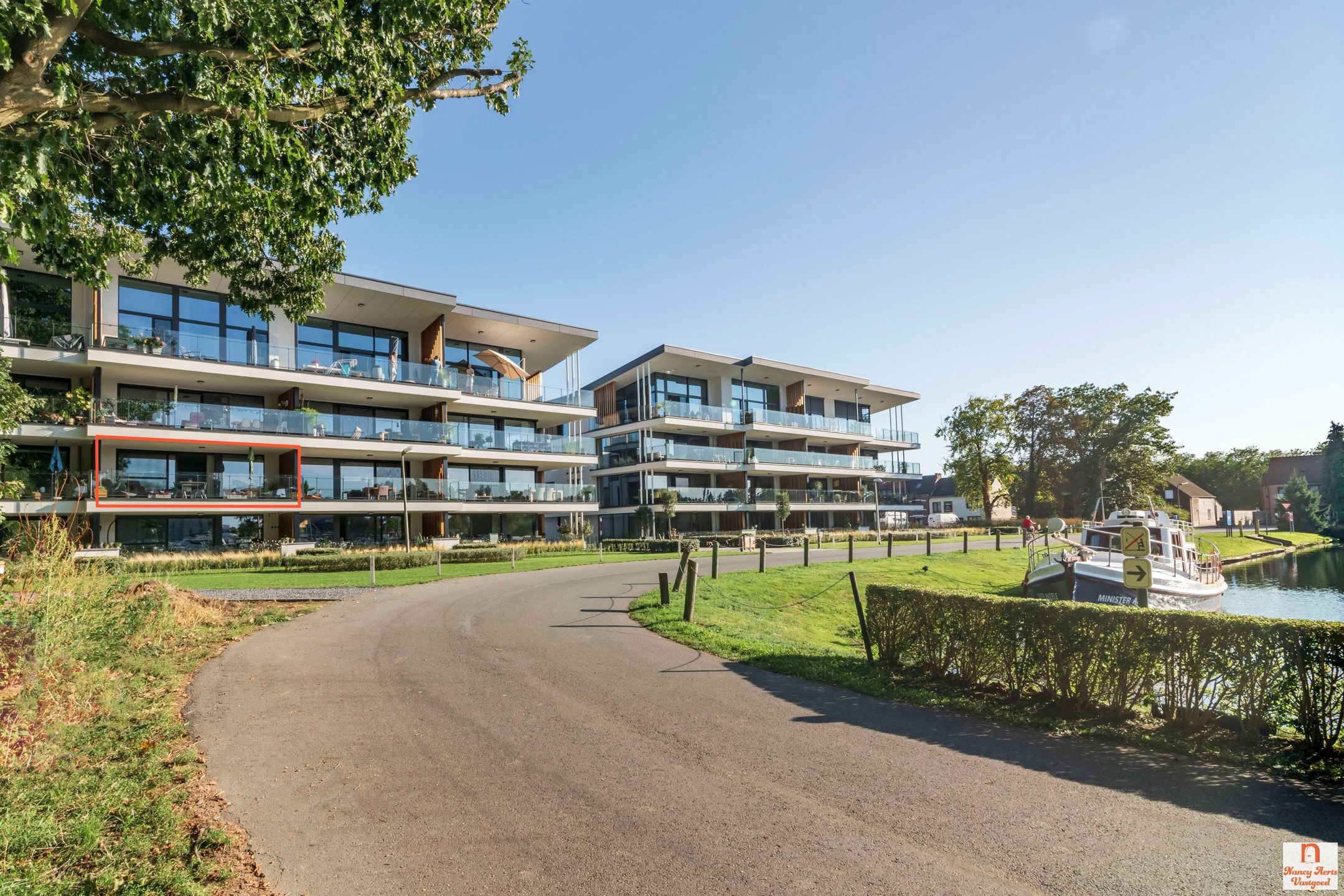 Exclusief wonen aan het water - inclusief 2 autostaanplaatsen foto 44