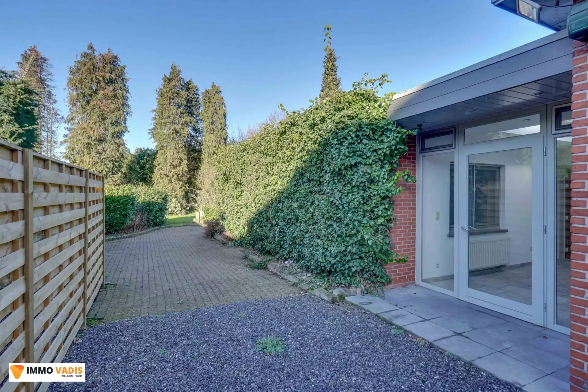 Veelzijdige vrijstaande woning met extra appartement foto 17