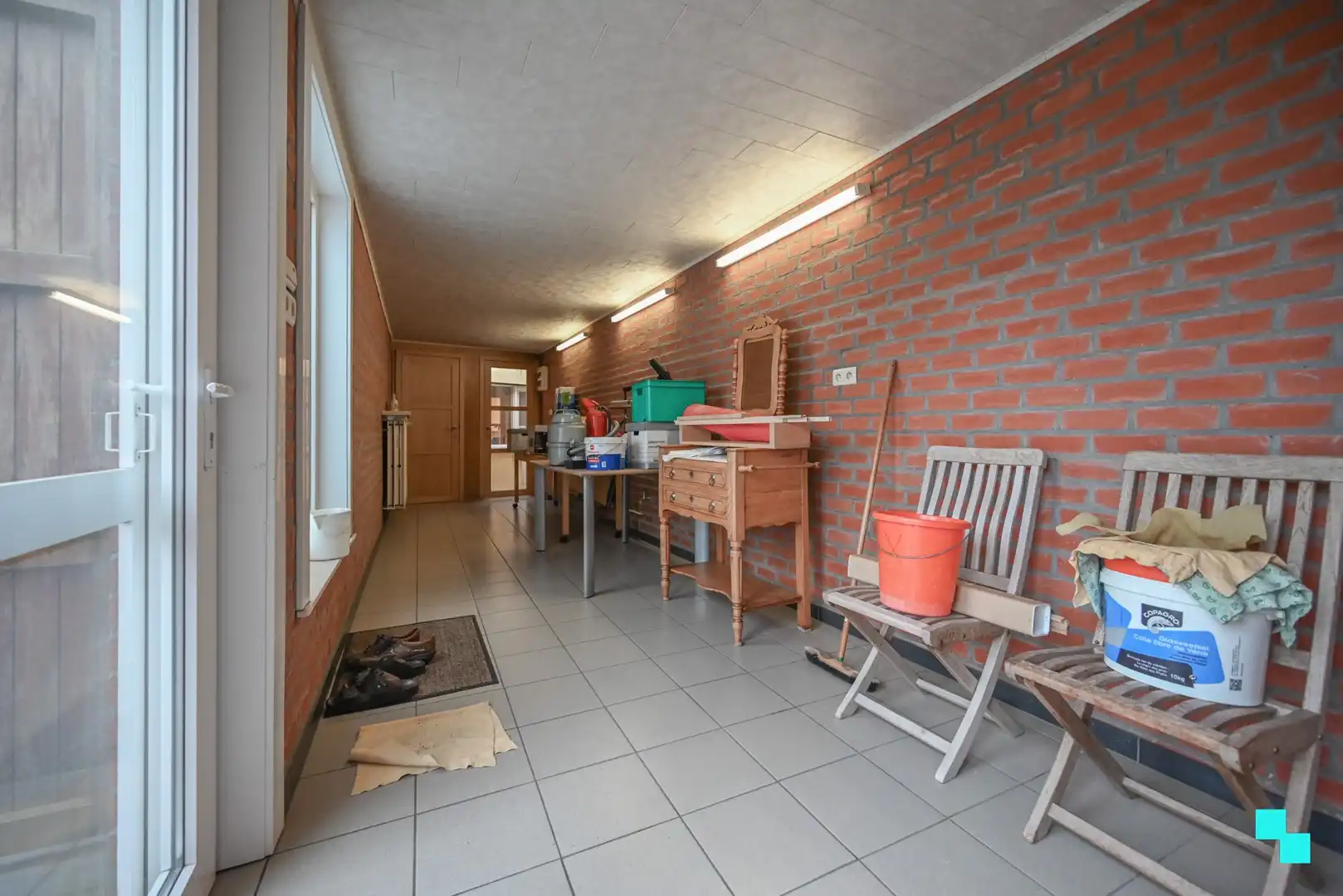 Handelswoning met garage en tuin foto 25