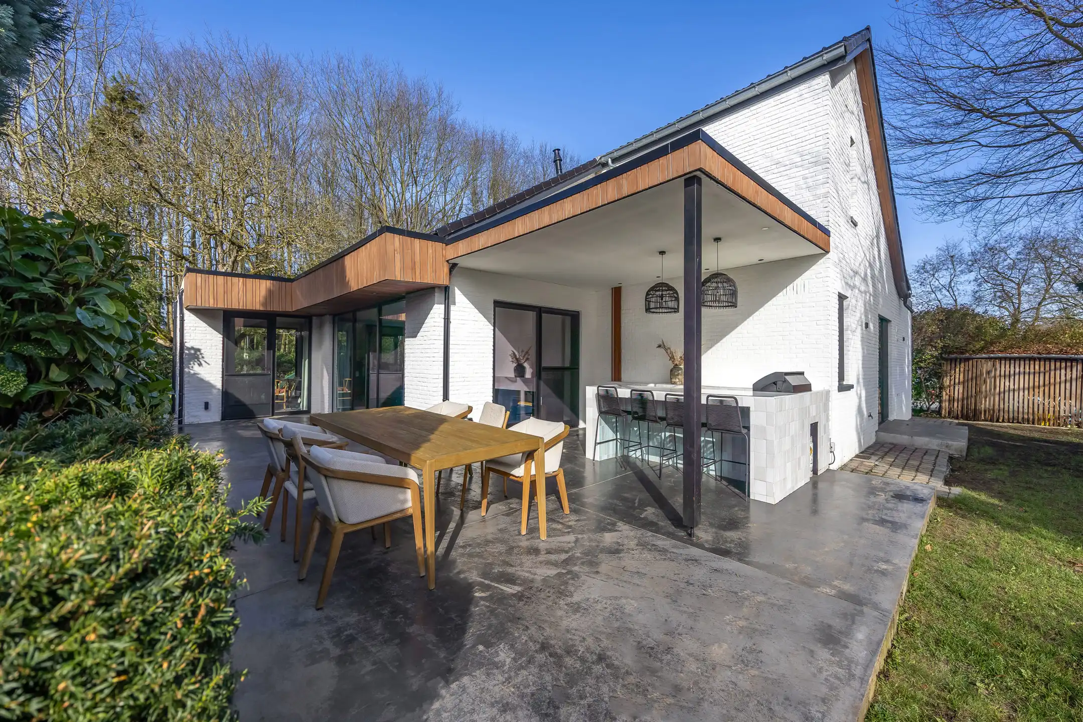 Een designparel in het groen met prachtige buiten bar foto 22