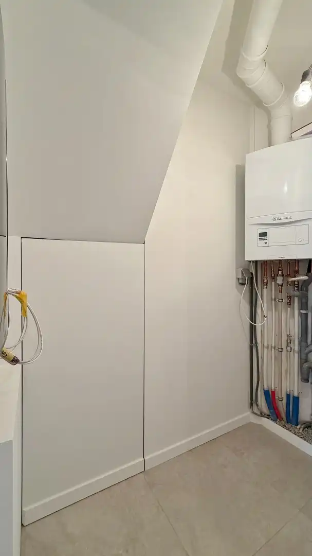 Stijlvol gerenoveerd appartement op toplocatie in het centrum van Ieper. foto 15