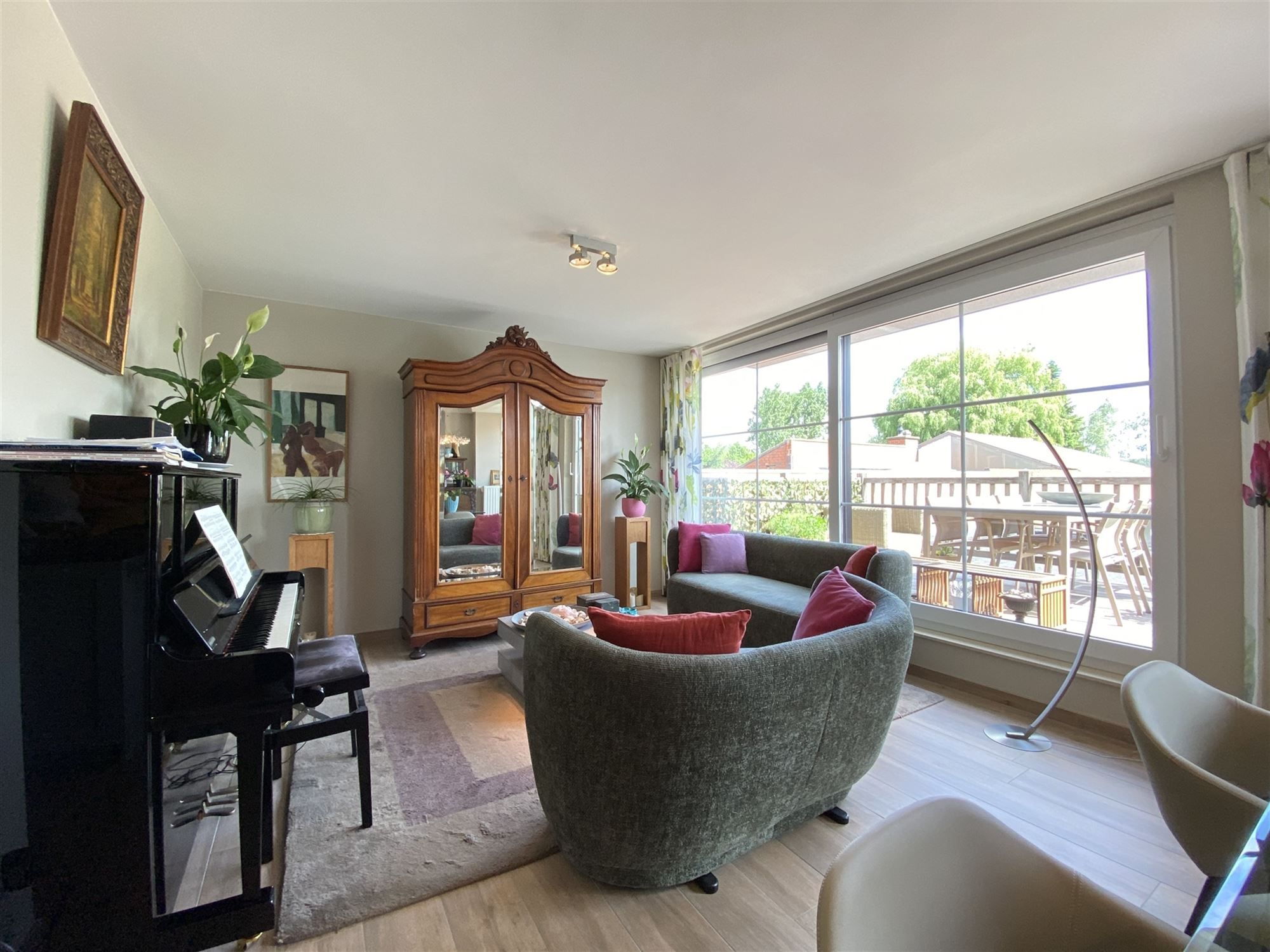 Mooi afgewerkt 2-slpk appartement te Kaprijke met 2 terrassen en ondergrondse staanplaats en berging foto 6