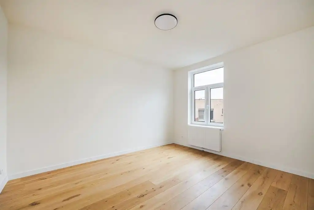 Kwalitatief gerenoveerd huis met 6 SLK foto 20