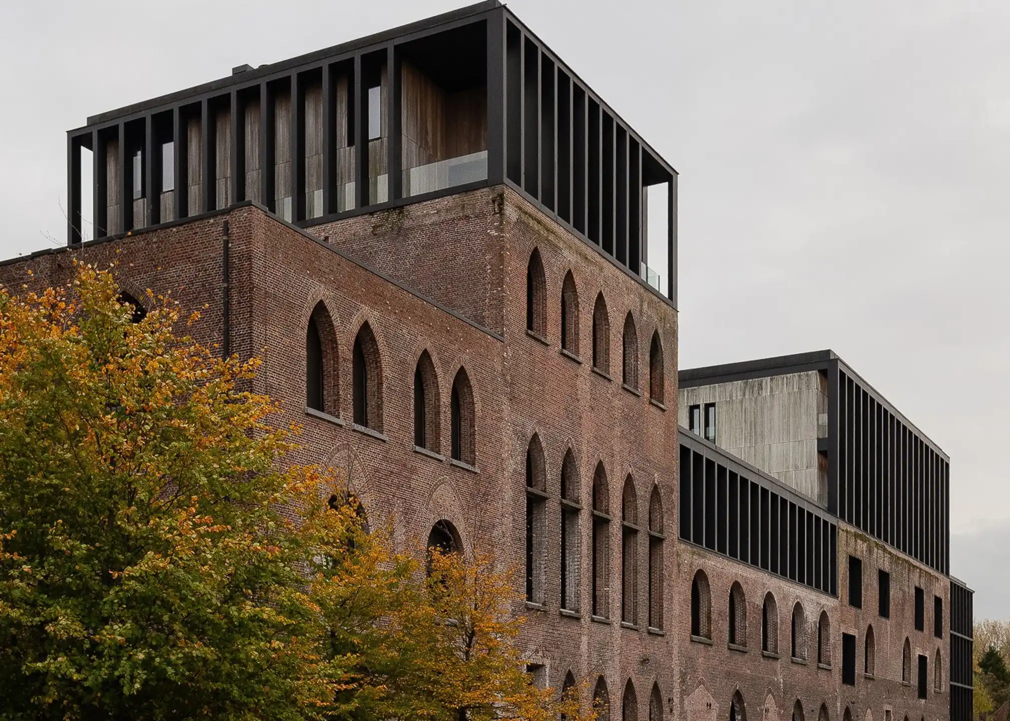 WIJNEGEM - Uitzonderlijk Vervoordt-appartement op Kanaalsite foto {{pictureIndex}}