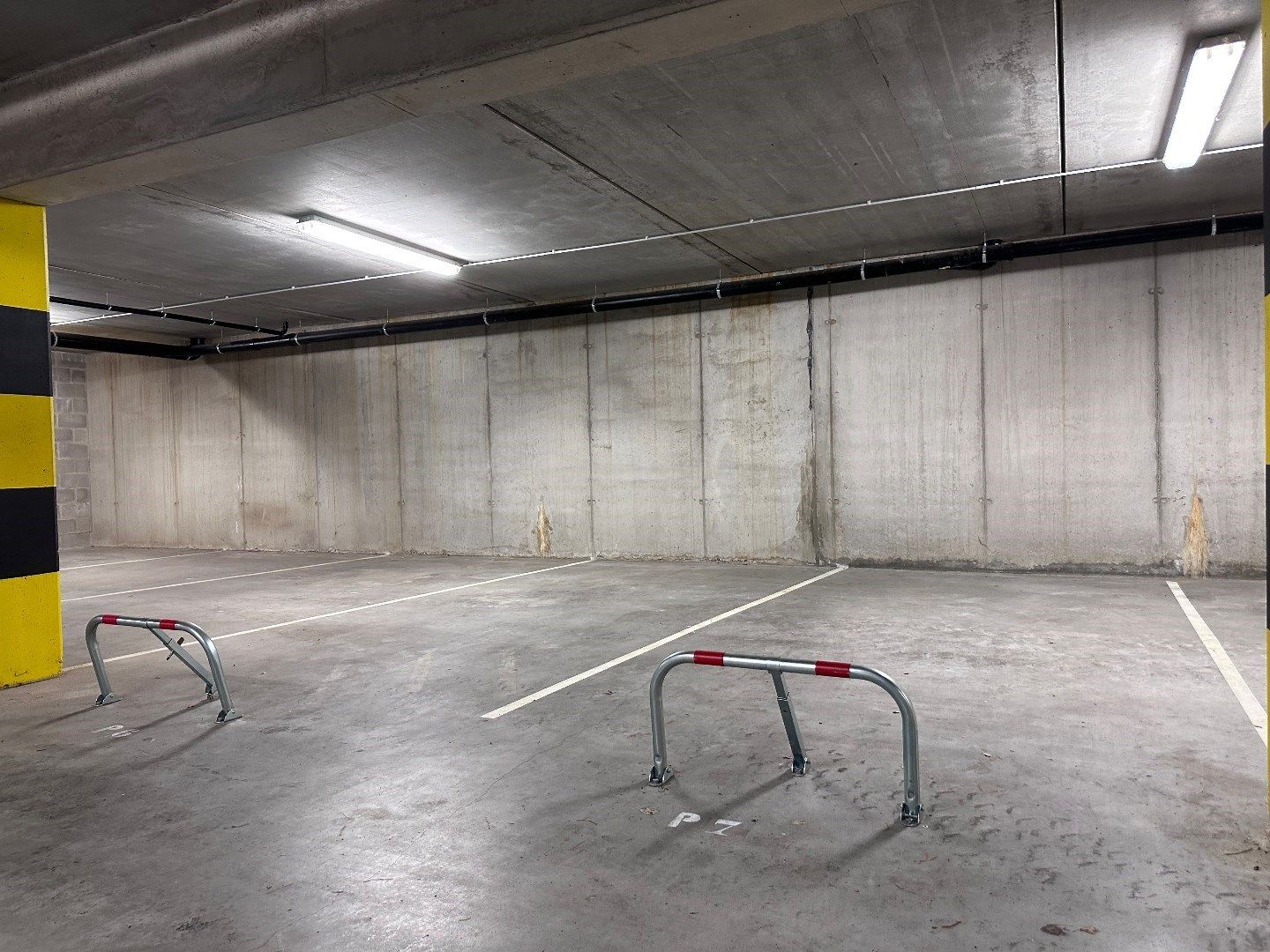 Ondergrondse parkeerplaats in centrum Gistel  foto {{pictureIndex}}