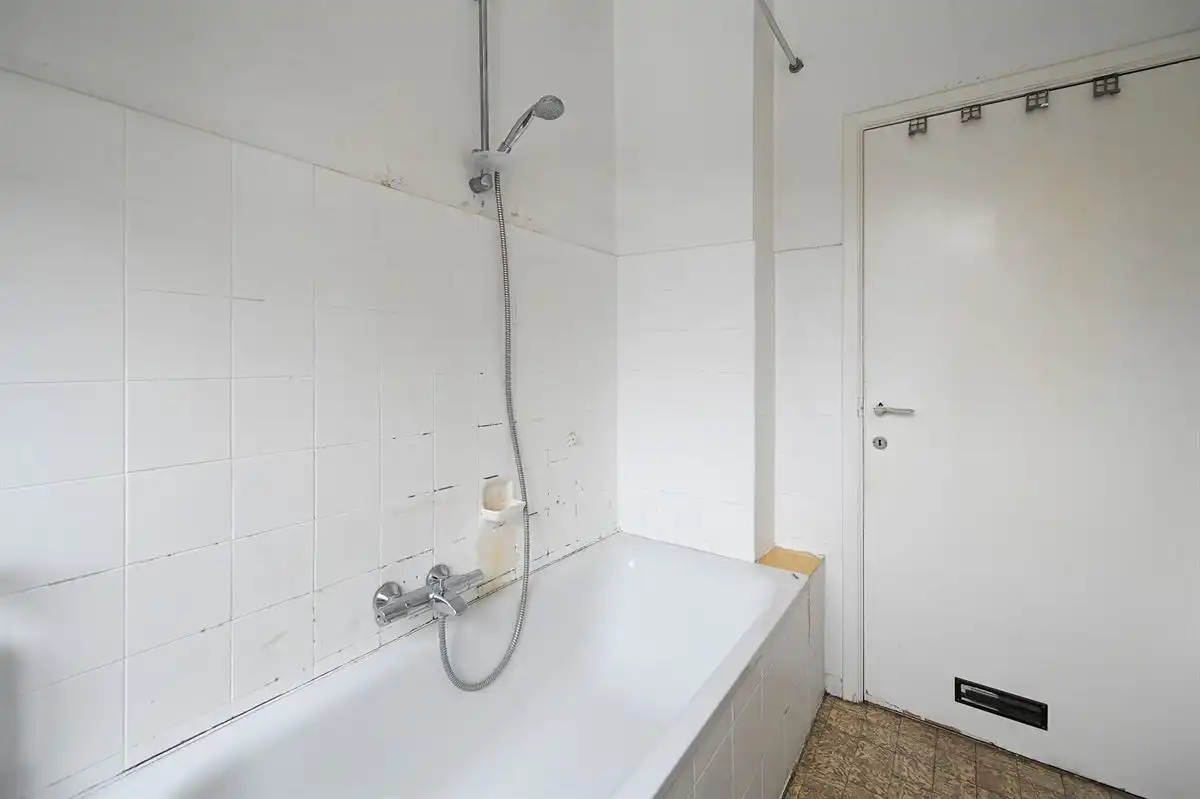 Op te frissen 2-slaapkamerappartement aan de Wilde Zee foto 27