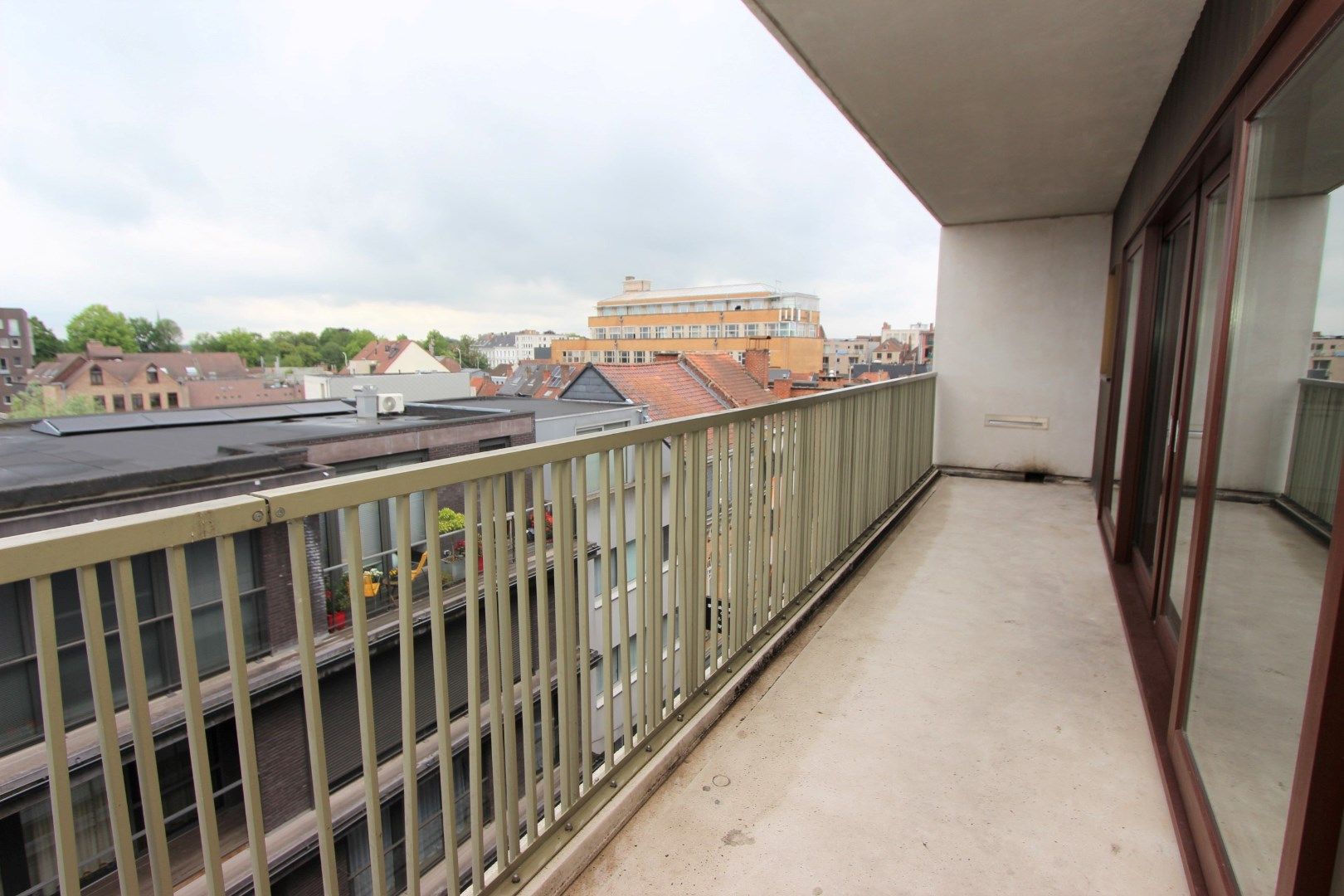 CENTRAAL GELEGEN APPARTEMENT MET 2 SLAAPKAMERS EN TERRAS foto 6