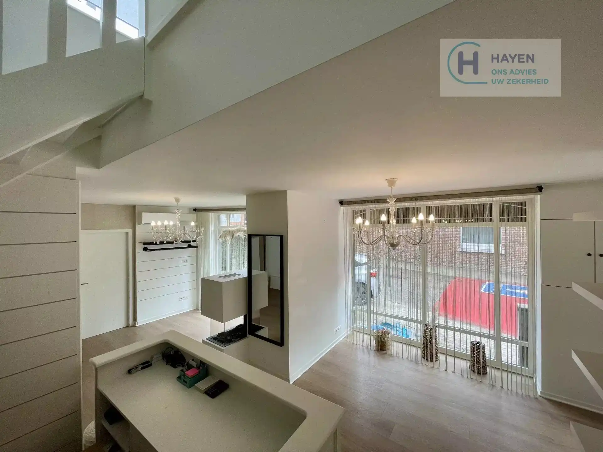 Commerciële hoekwoning met sterke zichtlocatie foto 9