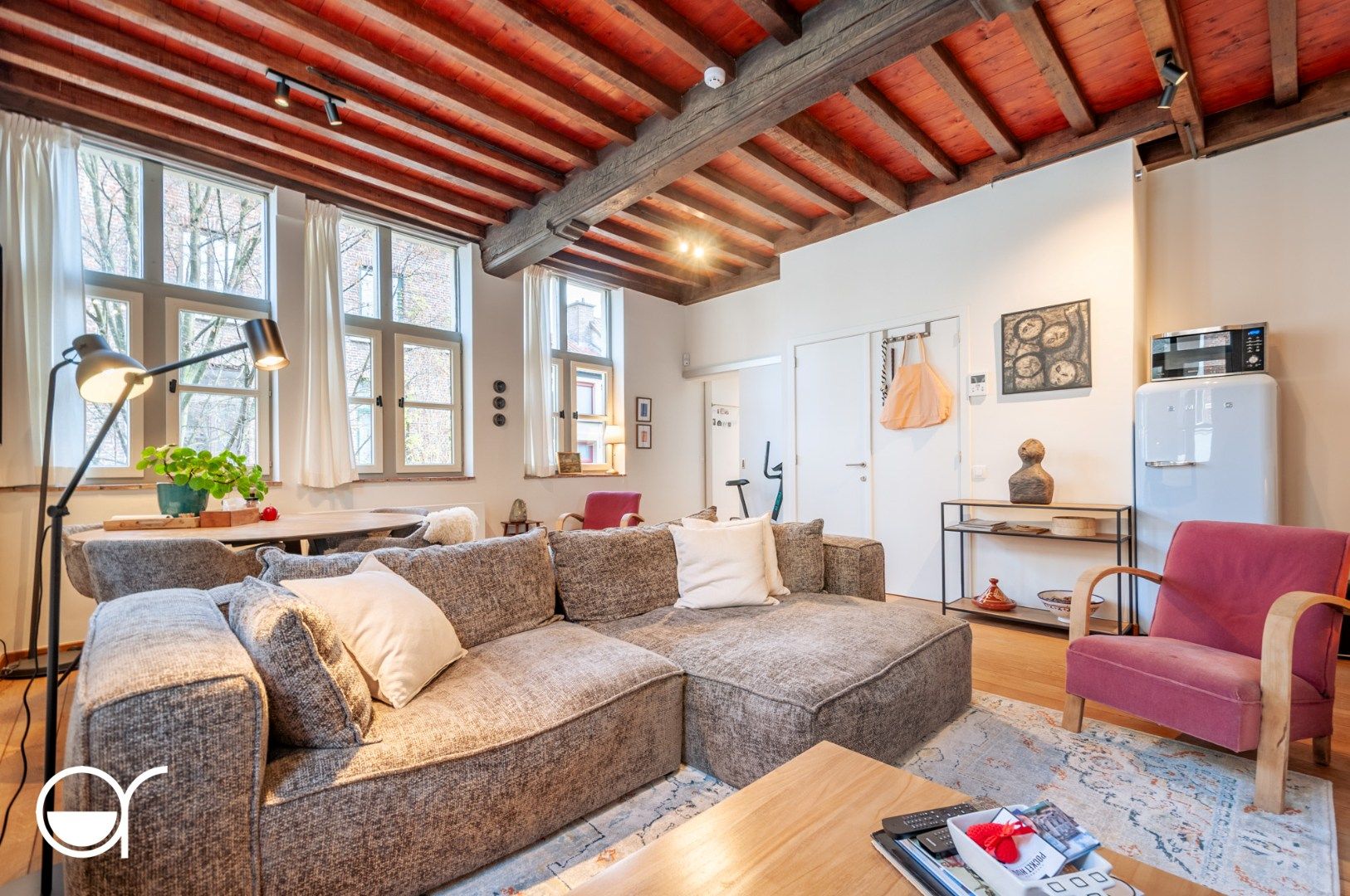 Gerenoveerde historische trapgevelwoning op unieke locatie foto 15