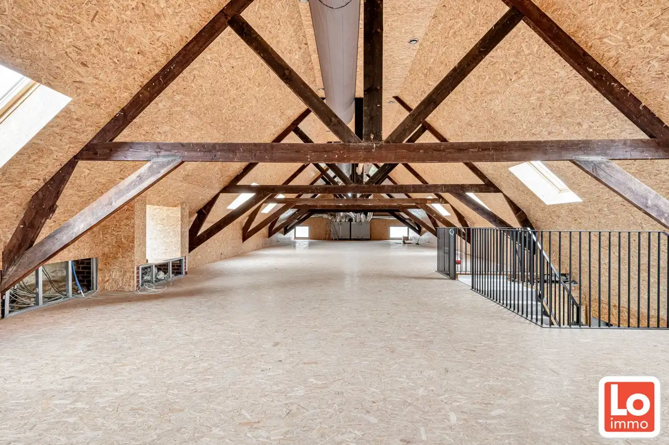 Energiezuinige kantoorruimte van 332m² in totaal gerenoveerde Hoeve! foto 6