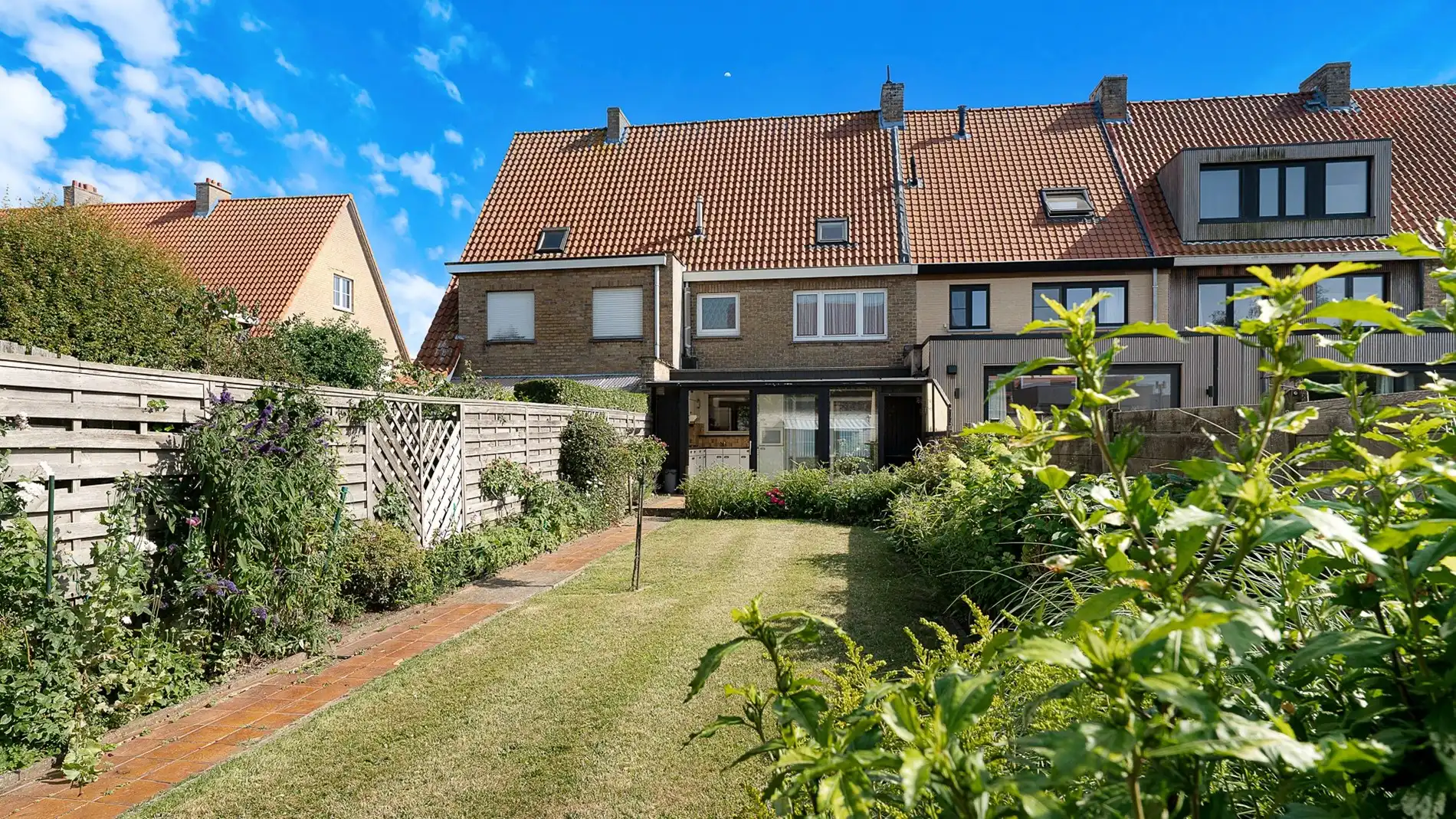 Huis met groot volume en garage te Knokke foto 12