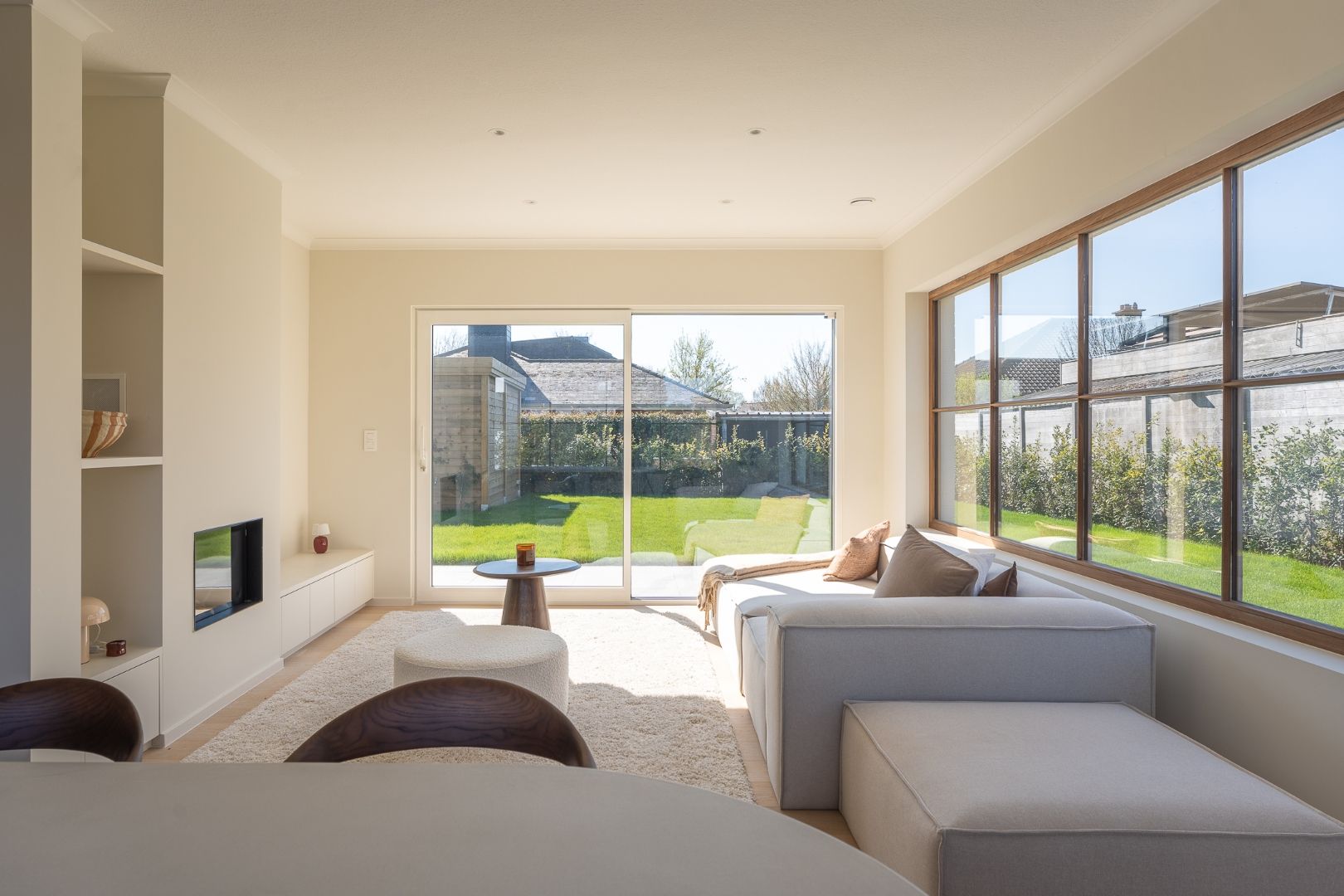 Alleenstaande en gerenoveerde villa met zuidgerichte tuin te Koksijde foto 2