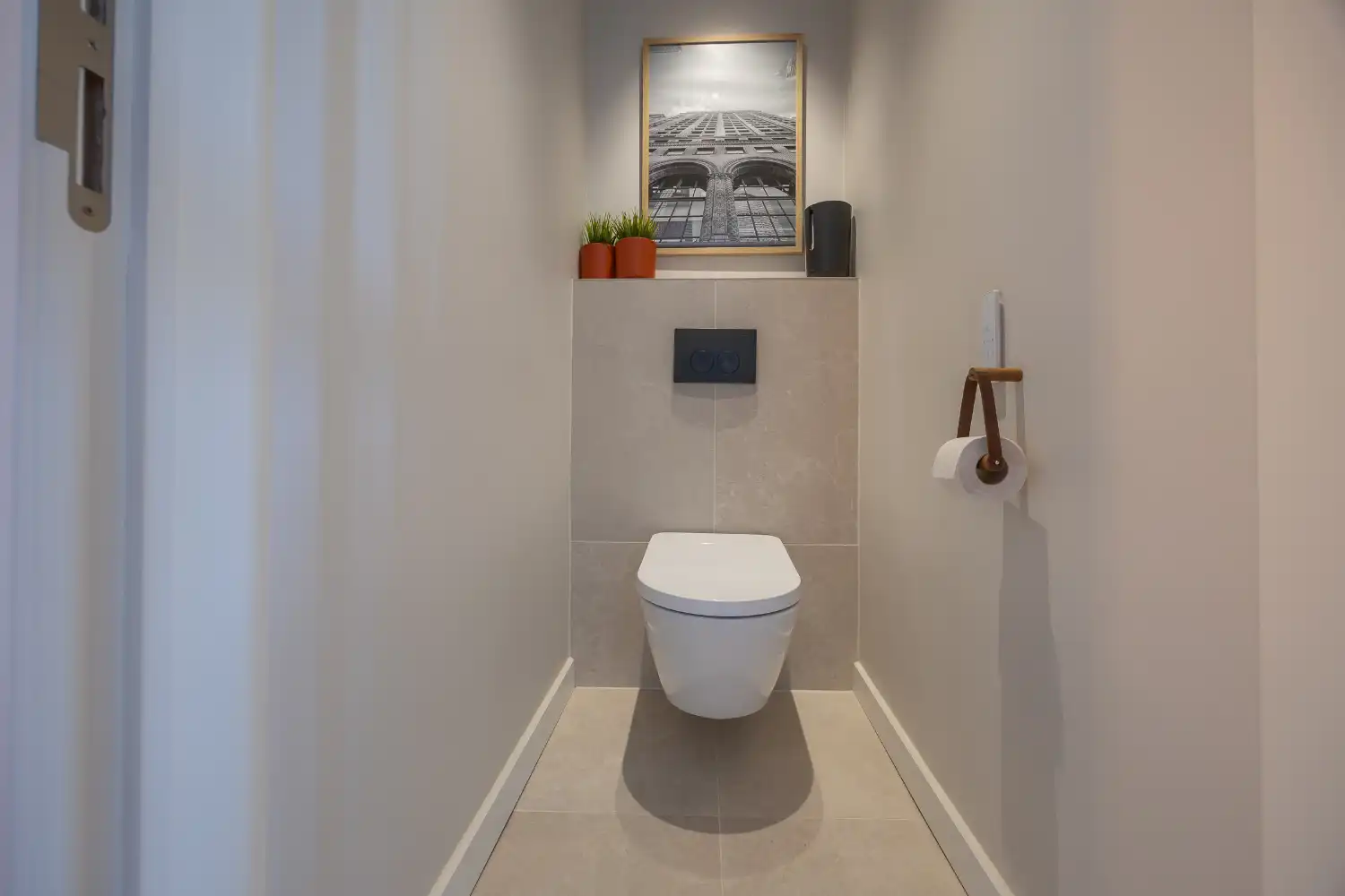 Gerenoveerd twee slaapkamer appartement met open zicht foto 12