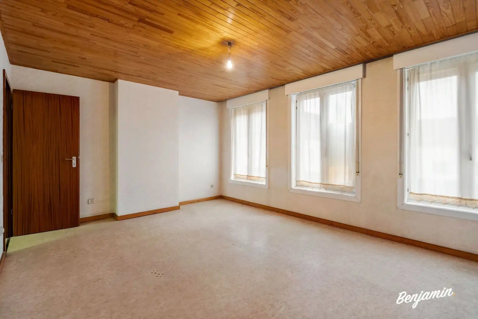 Ruime, verzorgde rijwoning met 4 slaapkamers, tuin en garage op centrale ligging te Menen foto 12