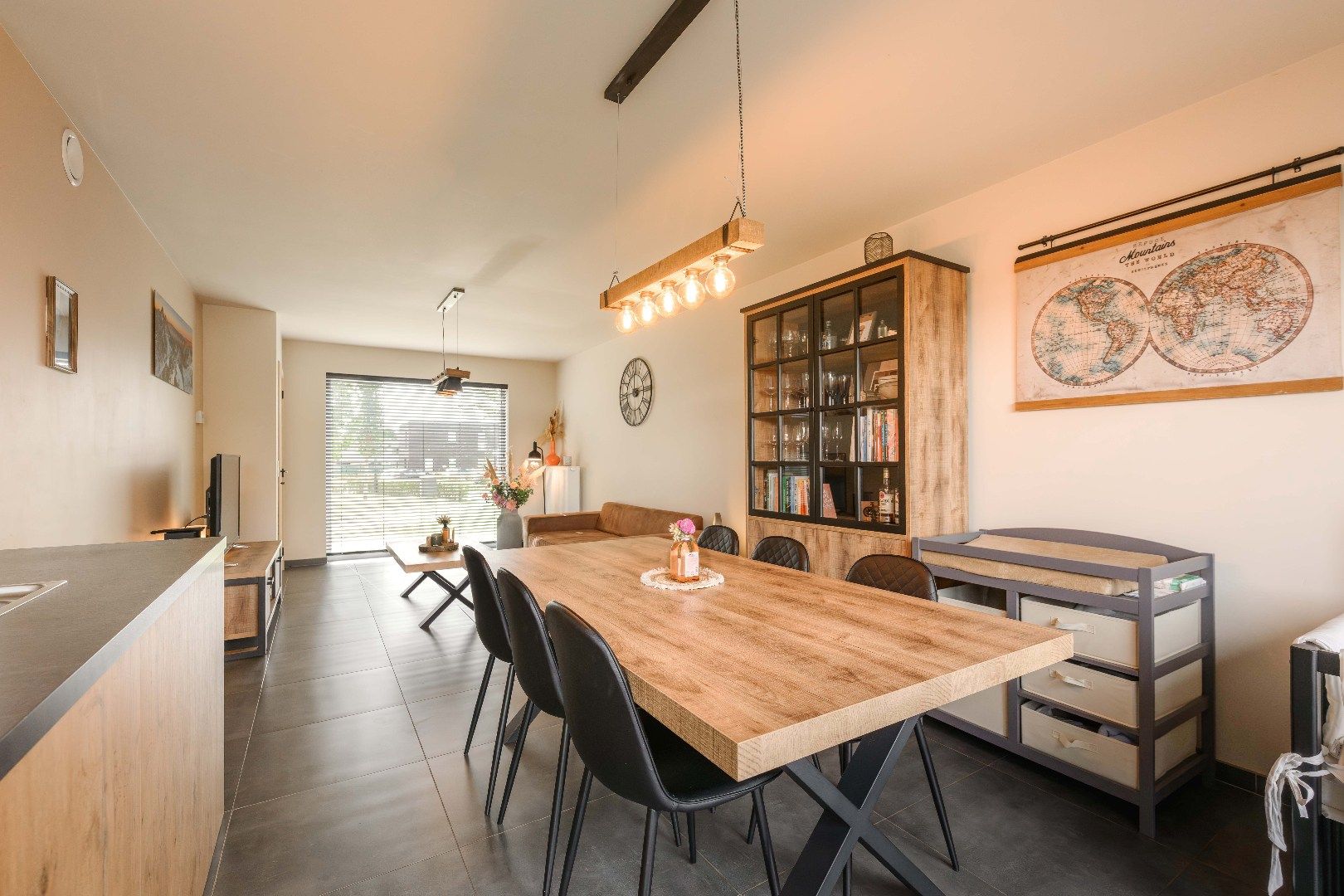 MODERNE BEN-WONING MET 3 SLPKS | TUIN EN PRIVATE STAANPLAATS foto 6