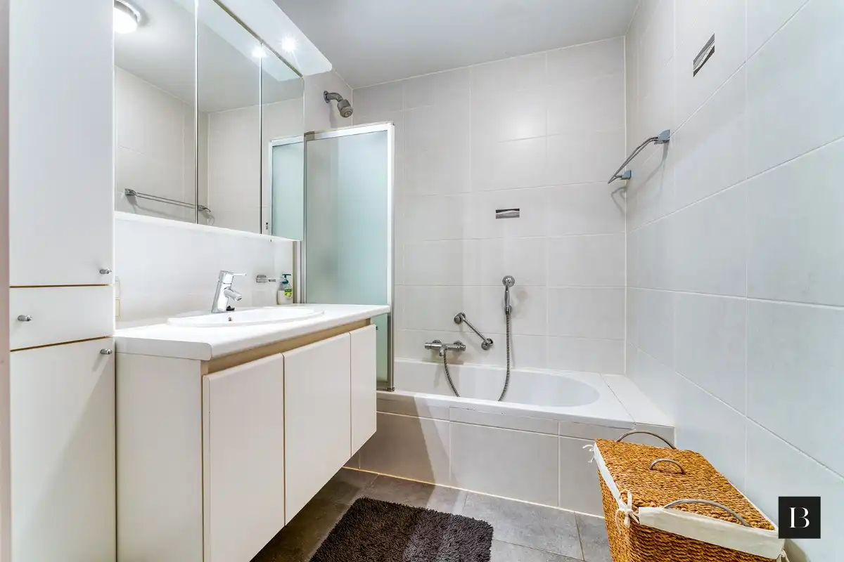 Instapklaar appartement met groot zonneterras aan de haven foto 11