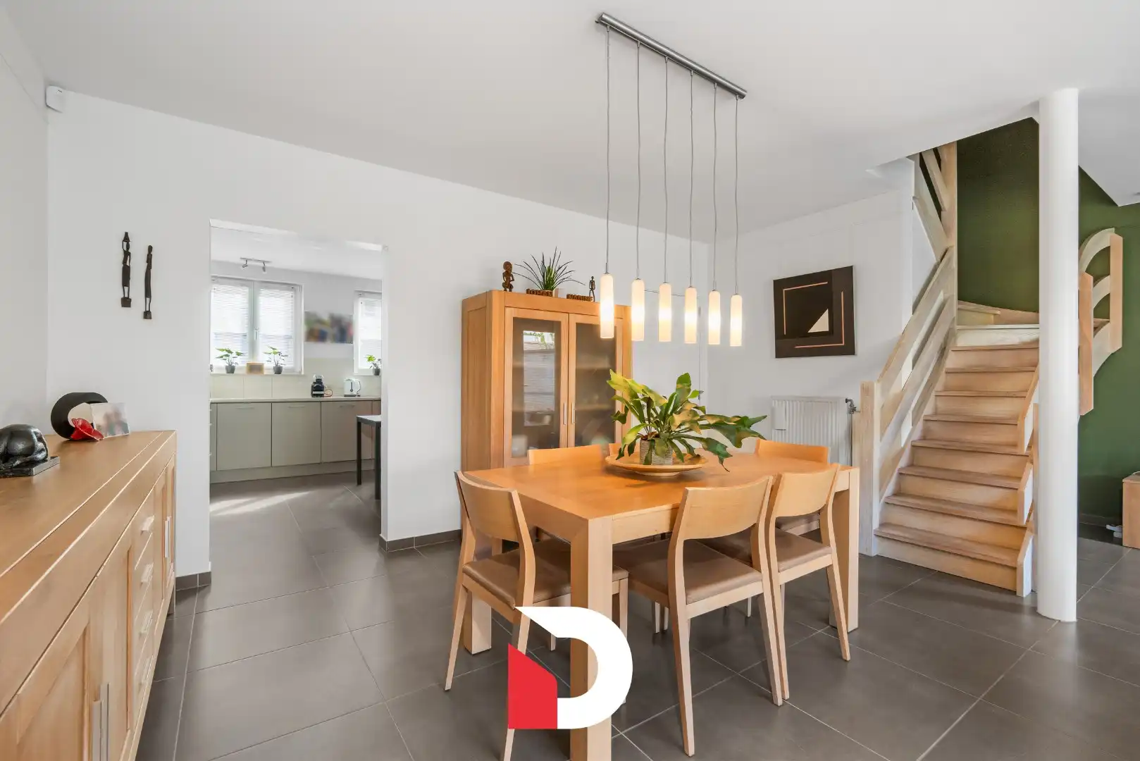 Schitterende instapklare stadswoning met 4 slk en stadstuin in rustige omgeving foto 11