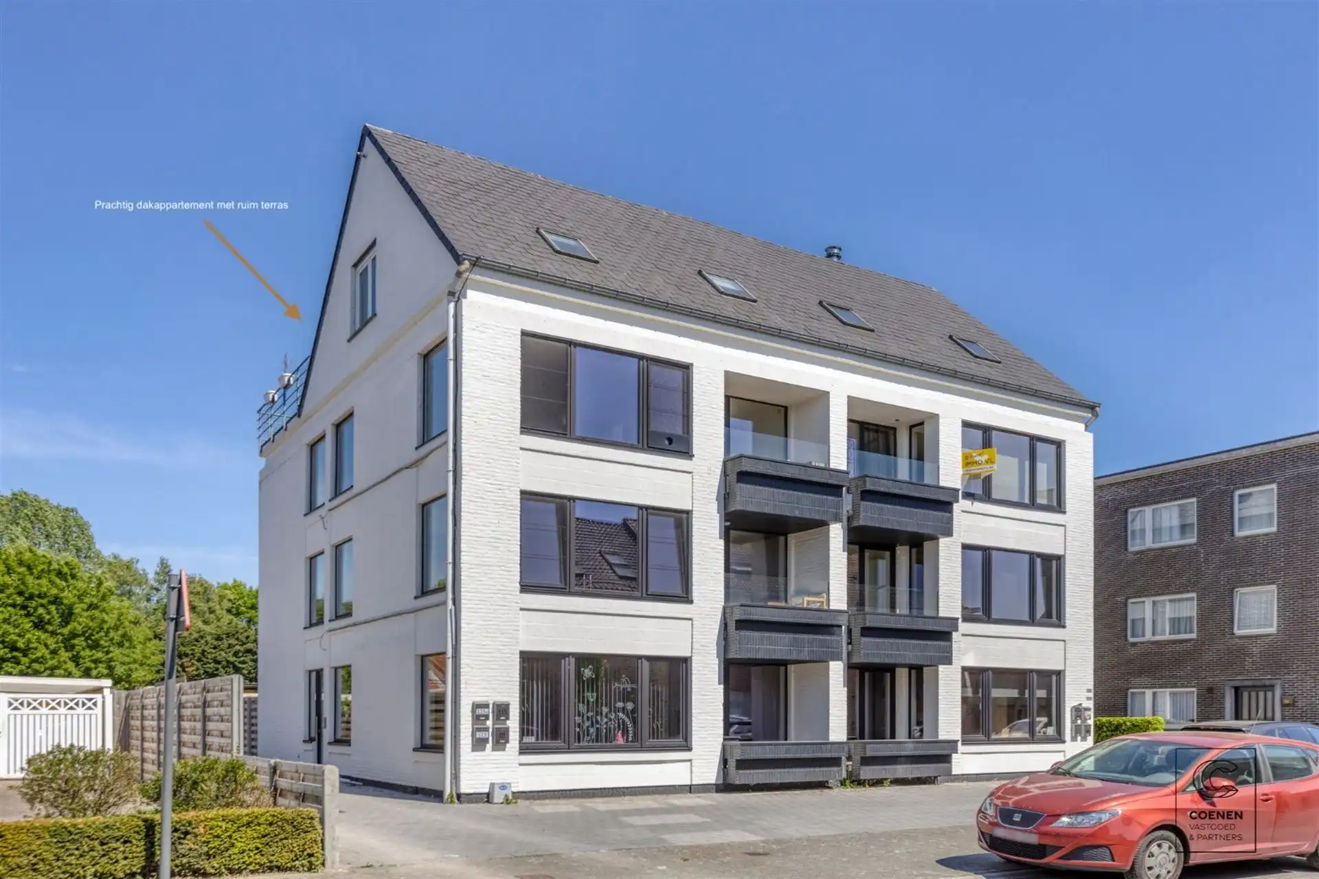 Instapklaar, recent gerenoveerd dakapp. van 55 m² te Geel! foto {{pictureIndex}}