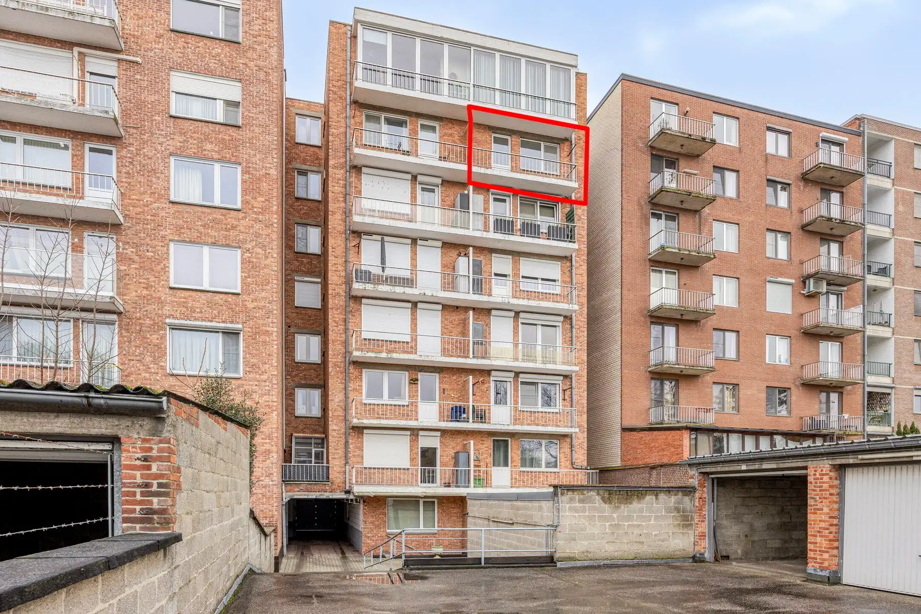 Ruim appartement aan de stadsrand foto 15